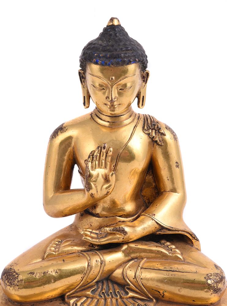 A Chinese seated gilt bronze figure of buddha - Image 2 of 5