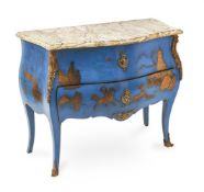 A FRENCH BLUE LACQUER AND GILT CHINOISERIE DECORATED SERPENTINE COMMODE, MID 20TH CENTURY