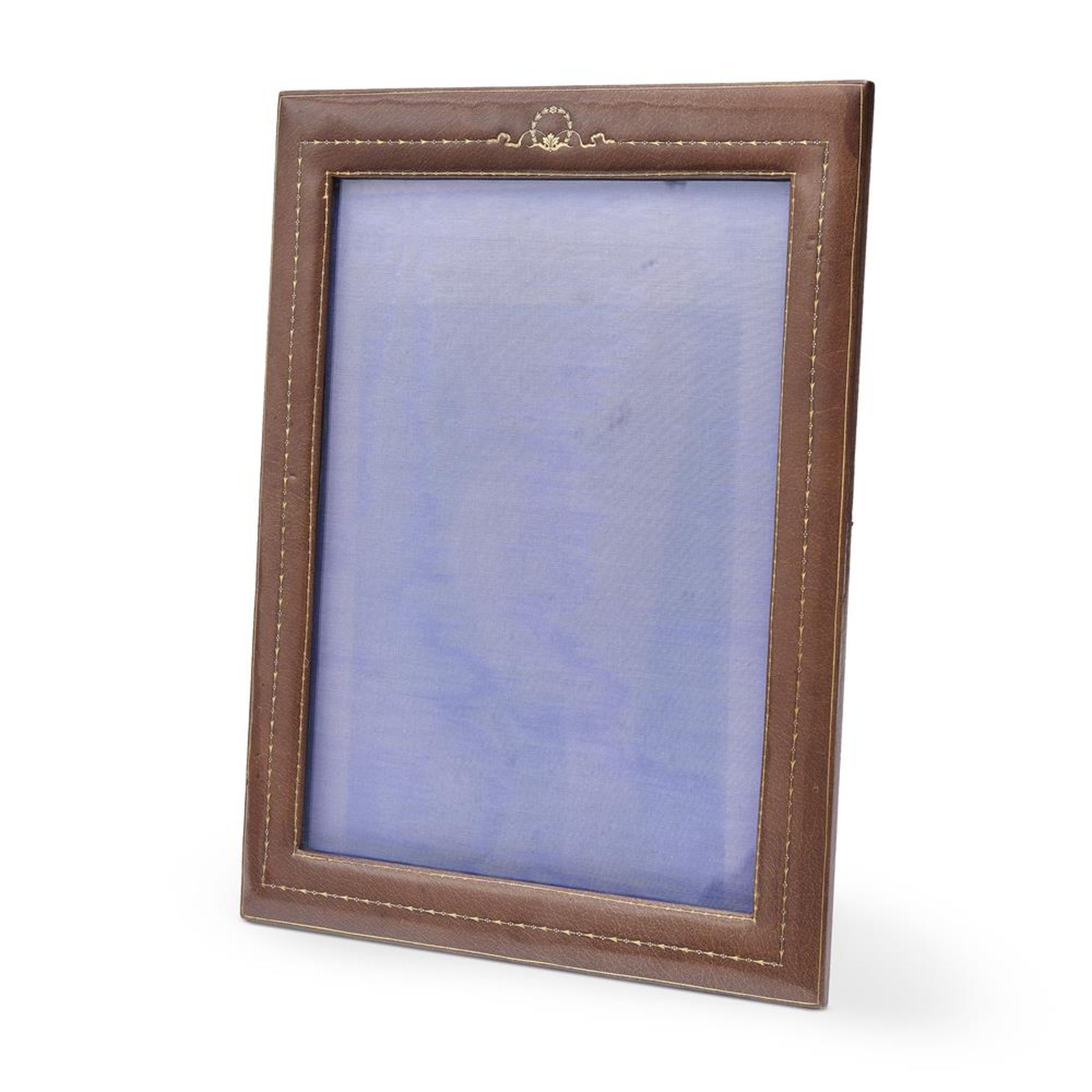 A LARGE ENGLISH LEATHER PHOTO FRAME, CIRCA 1910