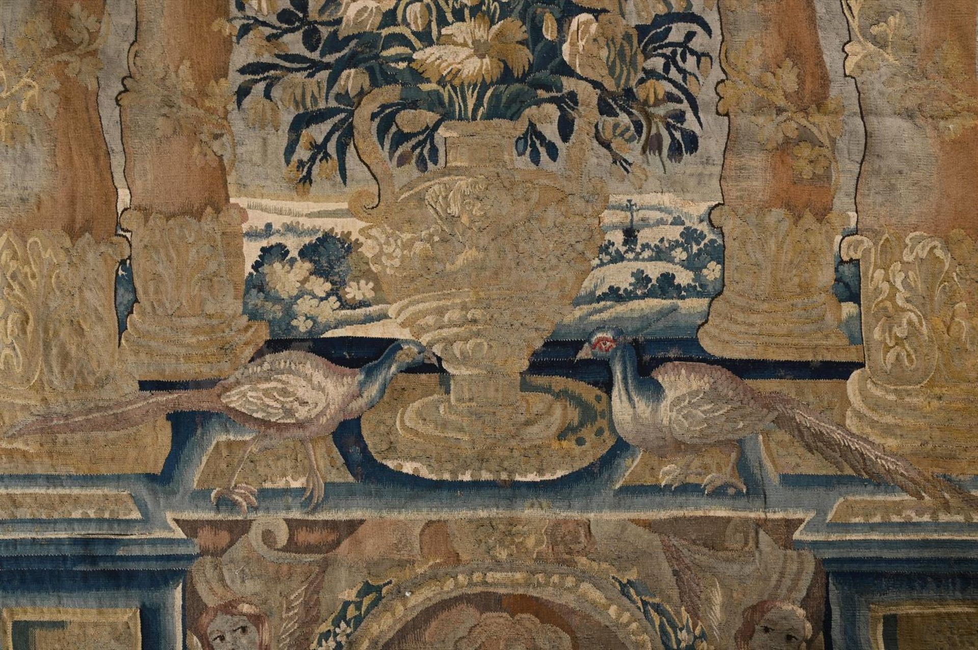A FLORAL PORTICO TAPESTRY,FLEMISH, LATE 17TH/EARLY 18TH CENTURY - Bild 4 aus 4