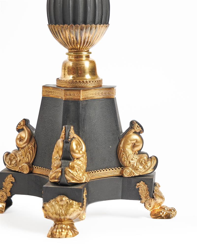 A PAIR OF LOUIS PHILIPPE TOLE PEINTE AND GILT BRONZE LAMP BASES, CIRCA 1820-1840 - Image 3 of 3