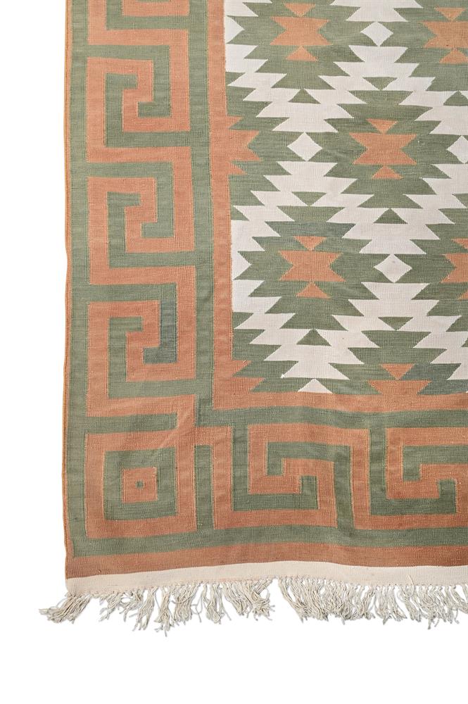 A PALE GREEN AND TERRACOTTA DIAMOND DESIGN DHURRIE - Image 3 of 3