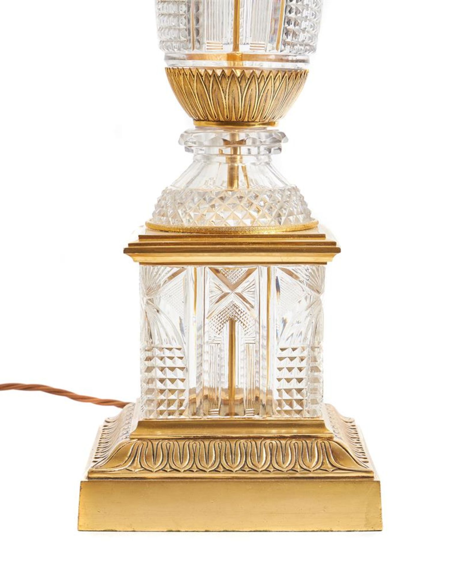 A FRENCH CUT AND MOULDED GLASS AND GILT BRONZE COLUMNAR TABLE LAMP, ATTRIBUTED TO MAISON JANSEN - Image 3 of 3