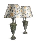 A PAIR OF PATINATED SPELTER TABLE LAMPS IN NEOCLASSICAL TASTE, EARLY 20TH CENTURY