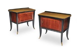 A PAIR OF ITALIAN BLACK LACQUER AND CHERRY WOOD VENEER BEDSIDE TABLES, MID 20TH CENTURY