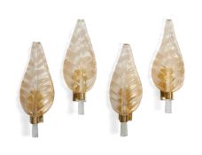A SET OF FOUR MURANO MOULDED GILT GLASS LEAF FORM WALL LIGHTS IN THE BAROVIER AND TOSO STYLE, MODERN
