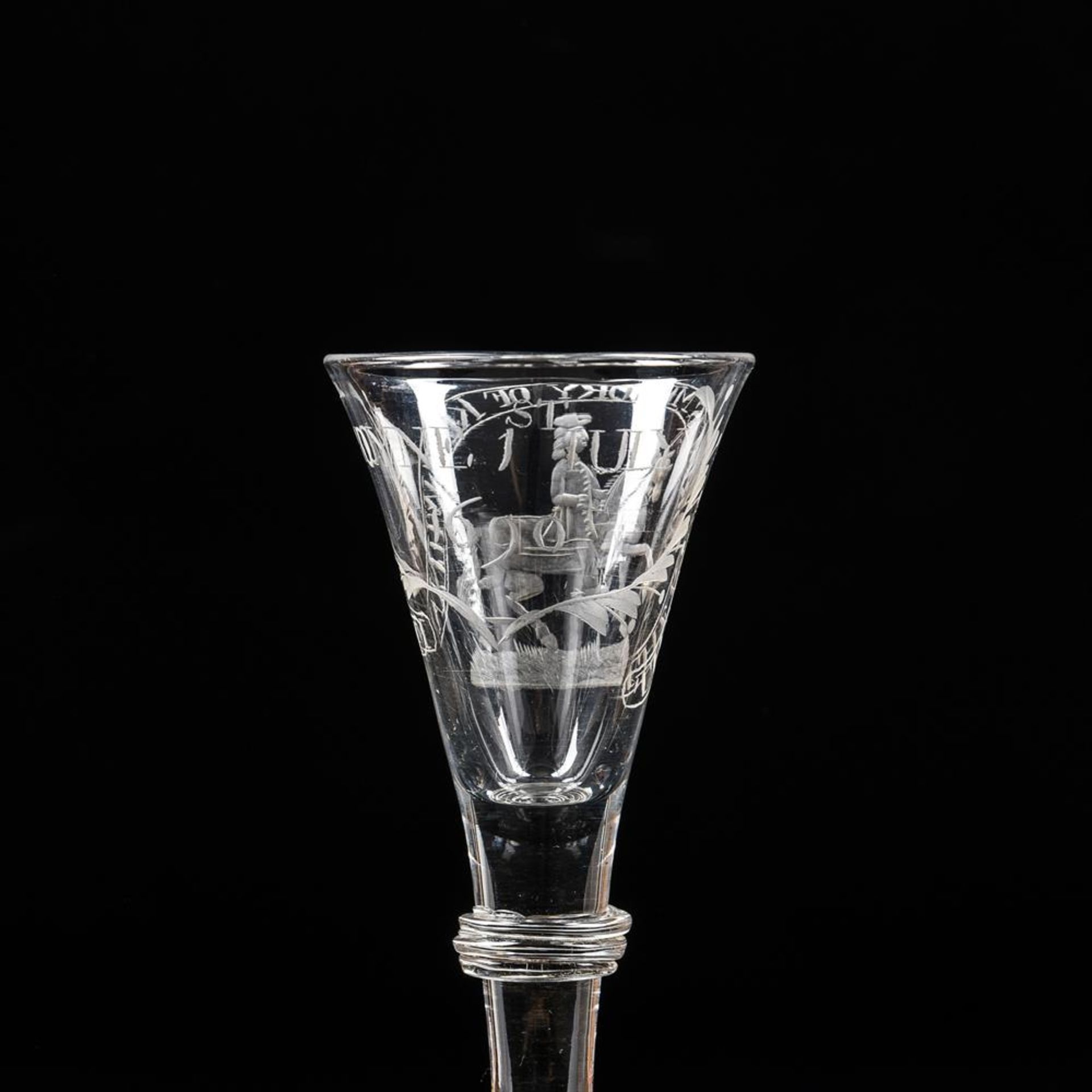 AN ENGRAVED WILLIAMITE WINE GLASS OF THE TYPE FROM THE PUGH BROTHERS STUDIOS - Image 3 of 3