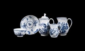 A SELECTION OF LOWESTOFT BLUE AND WHITE PORCELAIN