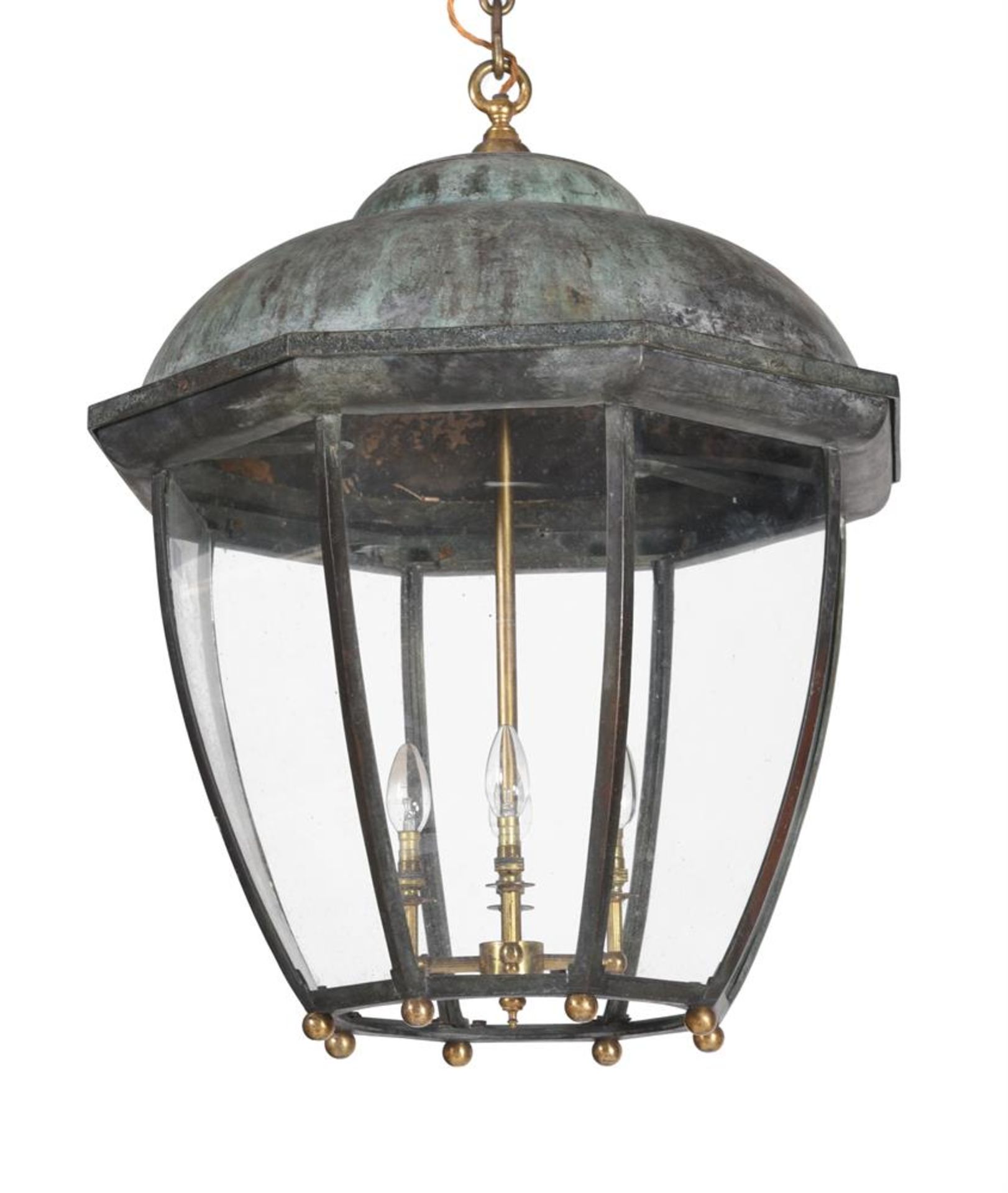 A PAIR OF VERDIGRIS AND GILTMETAL MOUNTED HANGING LANTERNS IN REGENCY STYLE - Image 3 of 4