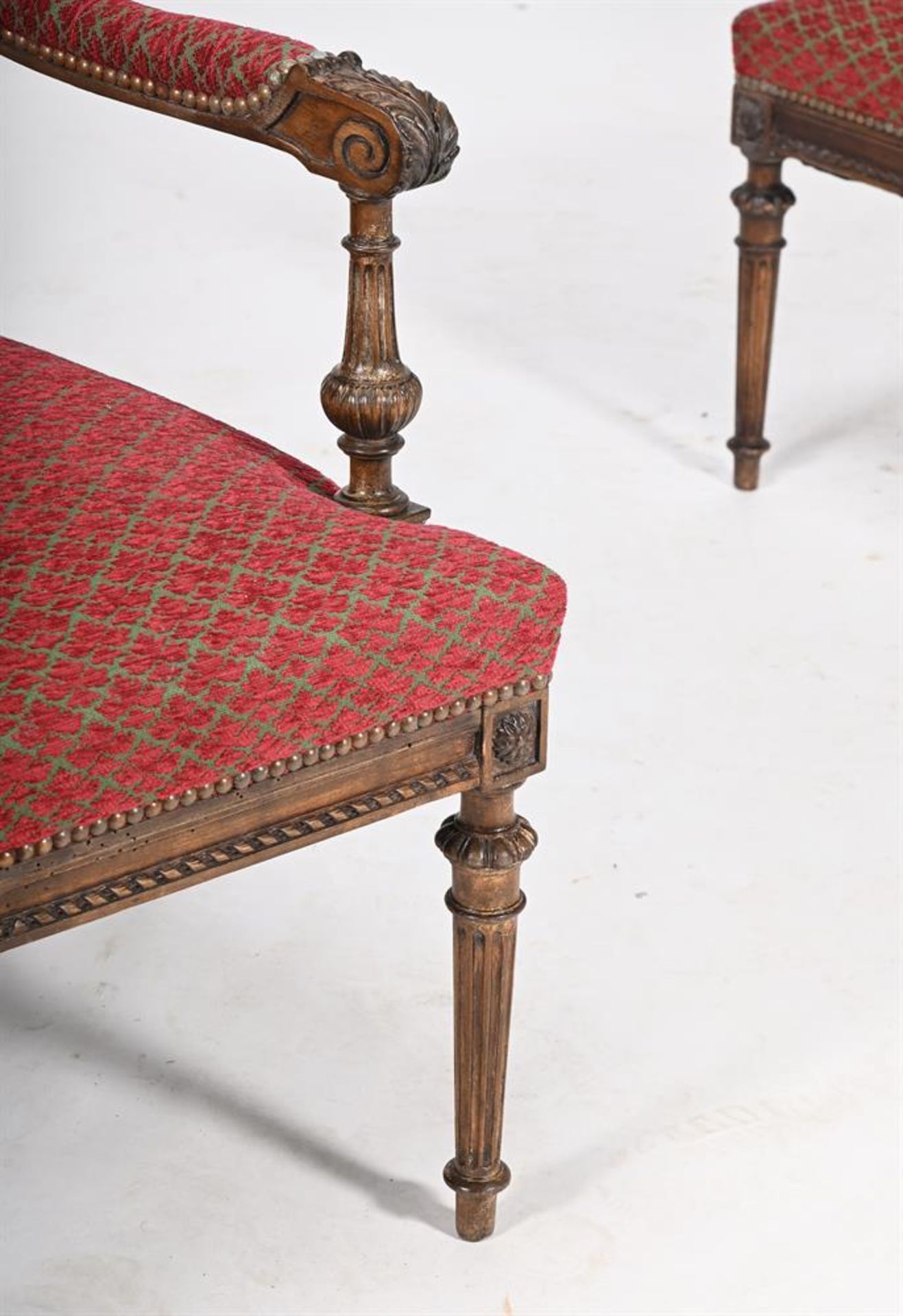 A PAIR OF NORTH ITALIAN CARVED WALNUT AND UPHOLSTERED ARMCHAIRS - Bild 3 aus 3