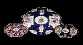 A WORCESTER (DAVIES FLIGHT) BLUE-SCALE GROUND SHAPED OVAL DISH