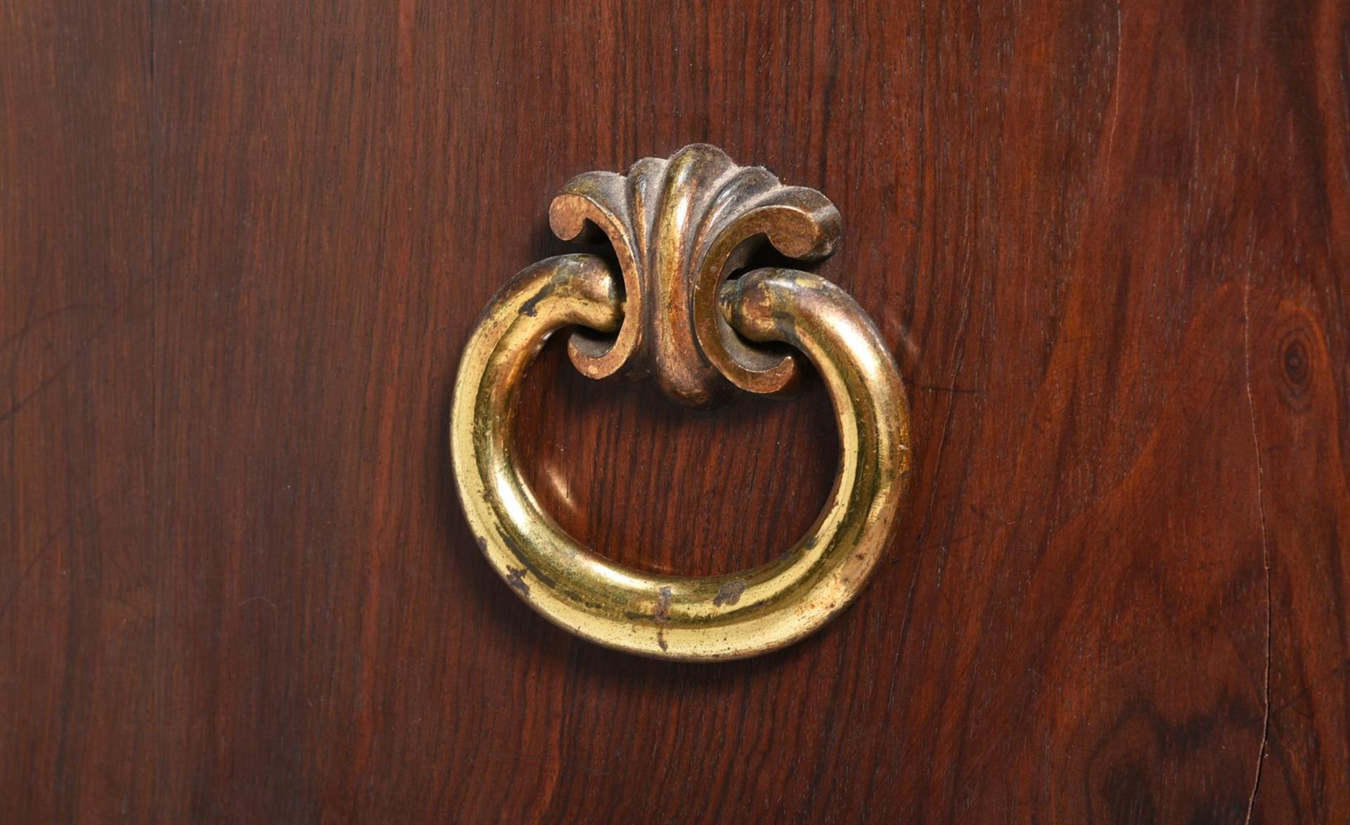 Y A PAIR OF ROSEWOOD AND SIMULATED ROSEWOOD SIDE CABINETS IN REGENCY STYLE - Image 2 of 5