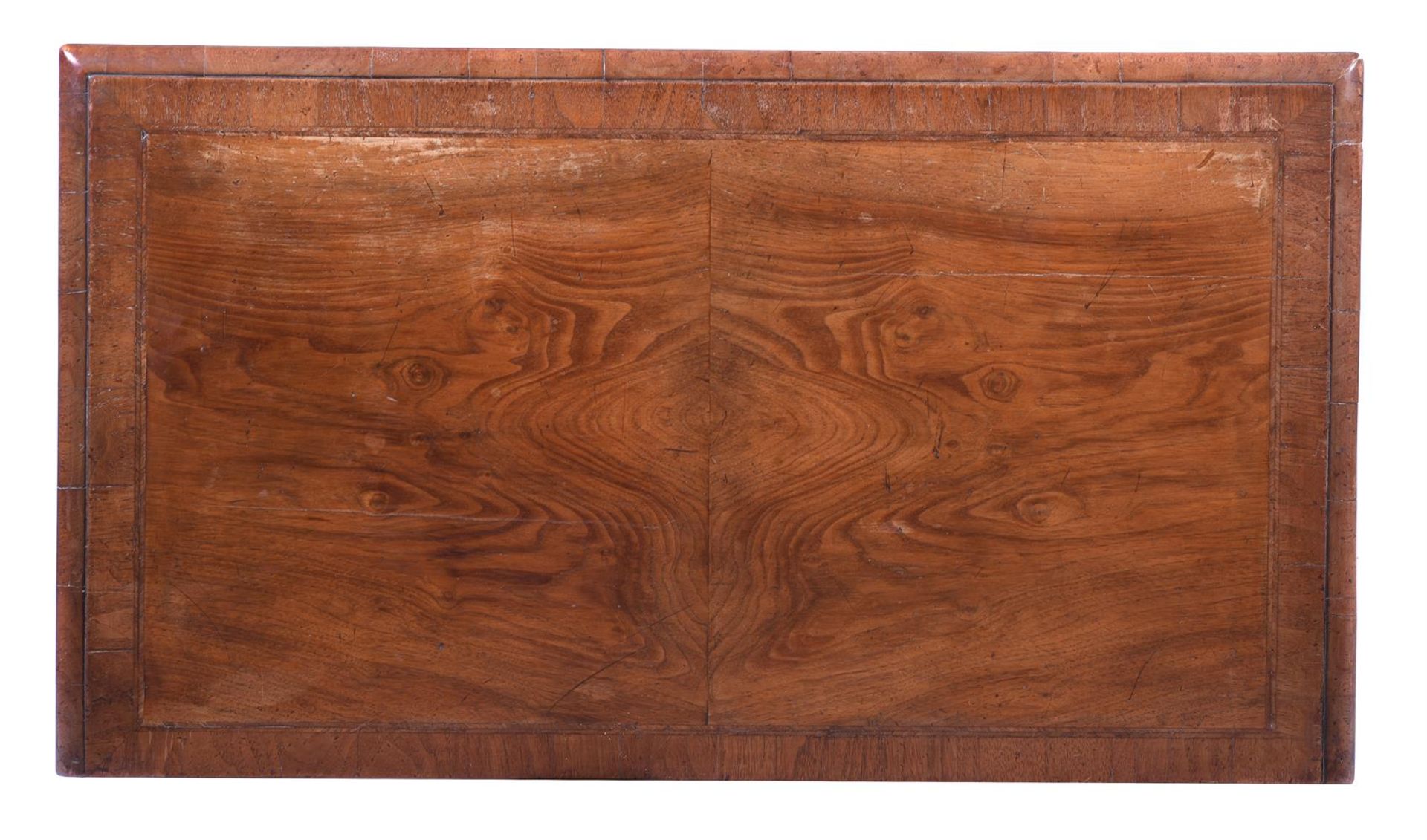 A WALNUT AND CROSSBANDED CHEST OF DRAWERS - Image 2 of 3
