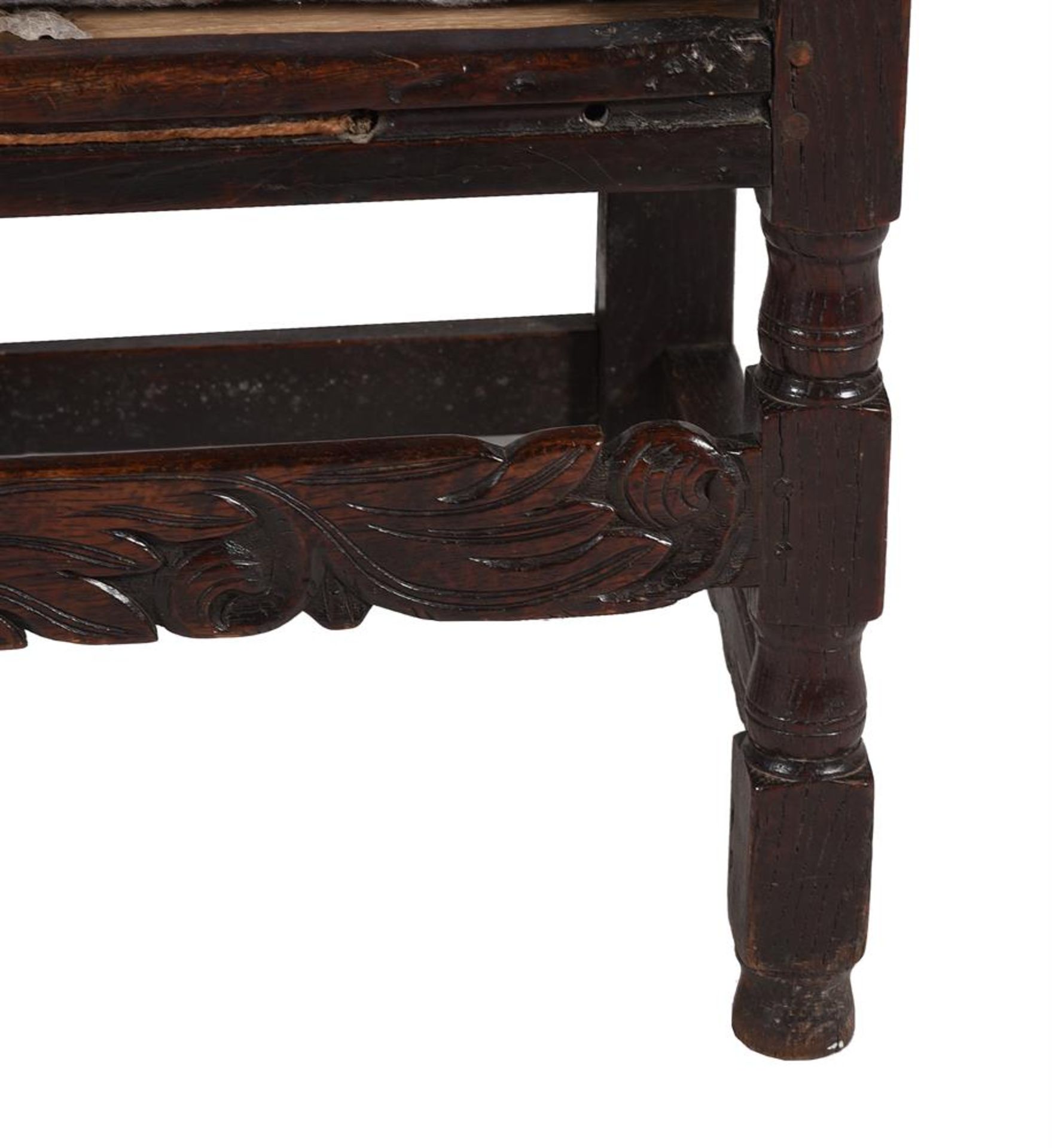 AN OAK SETTLE POSSIBLY LANCASHIRE OR CHESHIRE - Image 4 of 5