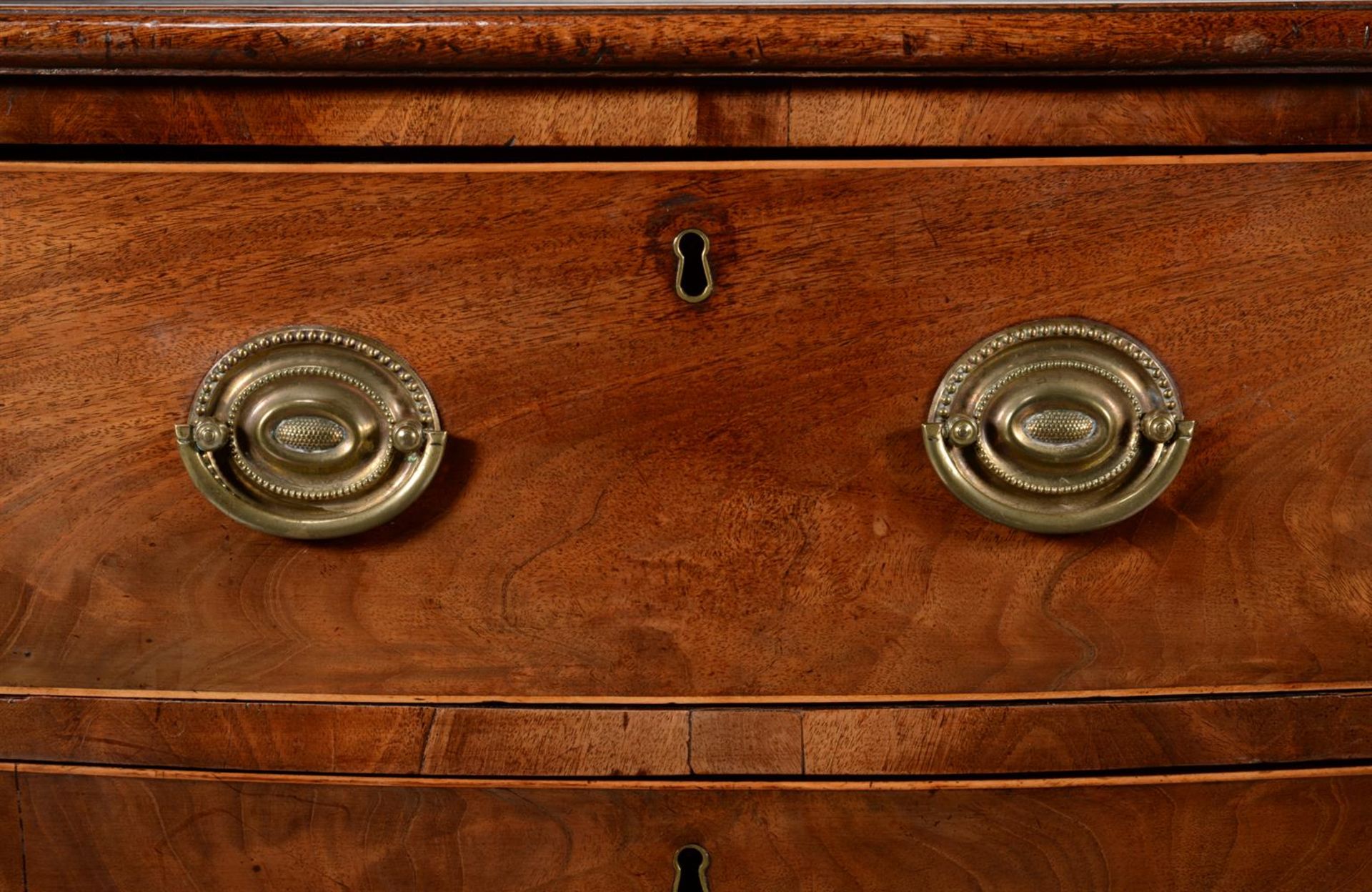 A GEORGE III MAHOGANY CHEST OF DRAWERS - Image 2 of 2