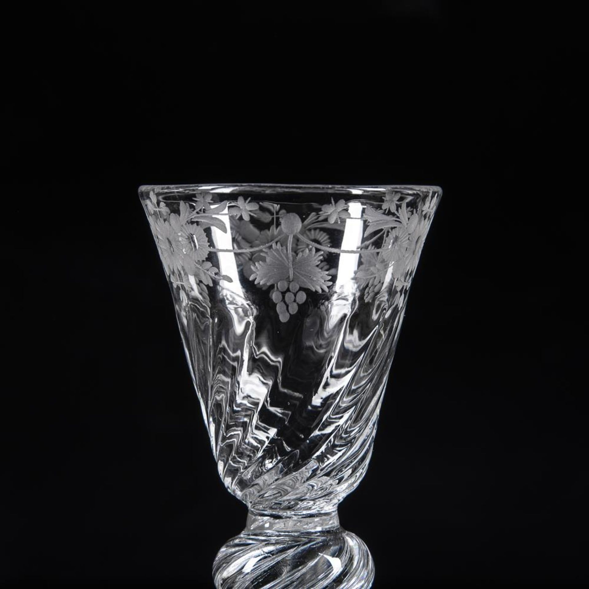 AN ENGRAVED AIRTWIST WINE GLASS - Image 2 of 2