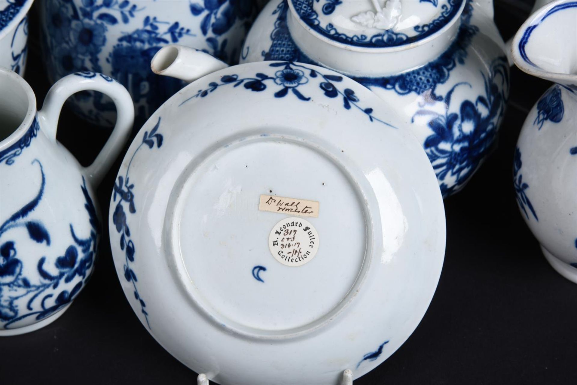 A SELECTION OF MOSTLY WORCESTER BLUE AND WHITE PAINTED PORCELAIN - Image 7 of 7