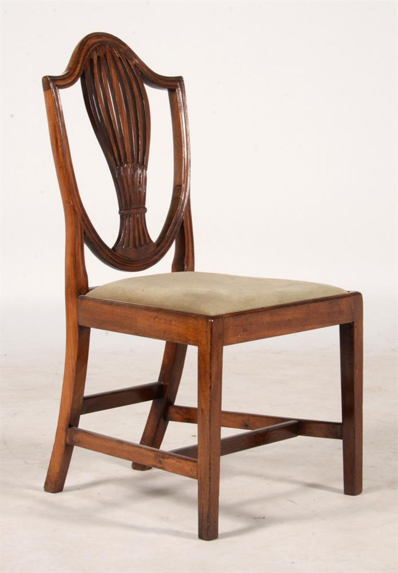 A SET OF SIX MAHOGANY DINING CHAIRS - Image 2 of 3