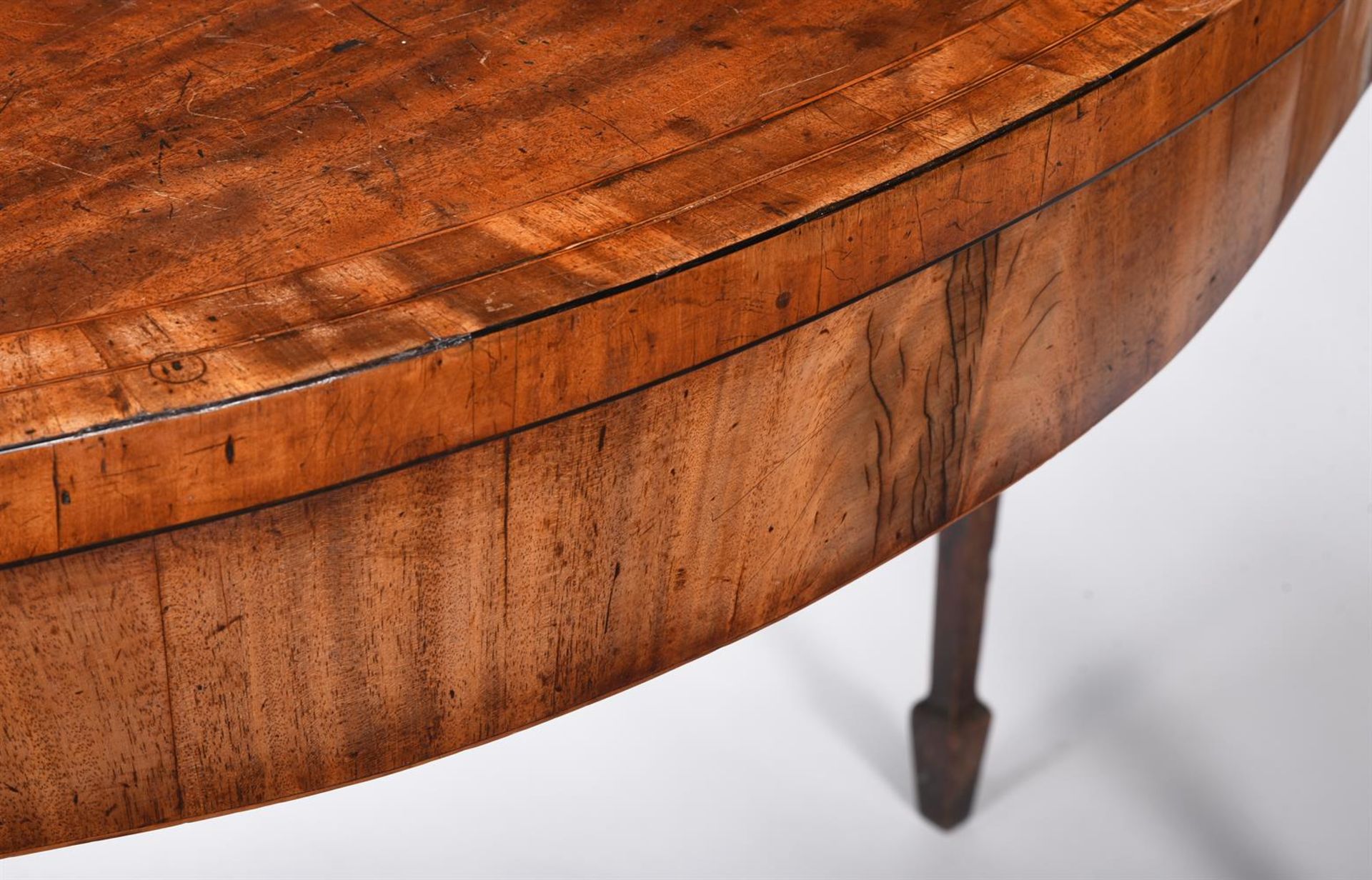 A GEORGE III MAHOGANY SERVING TABLE - Image 2 of 3