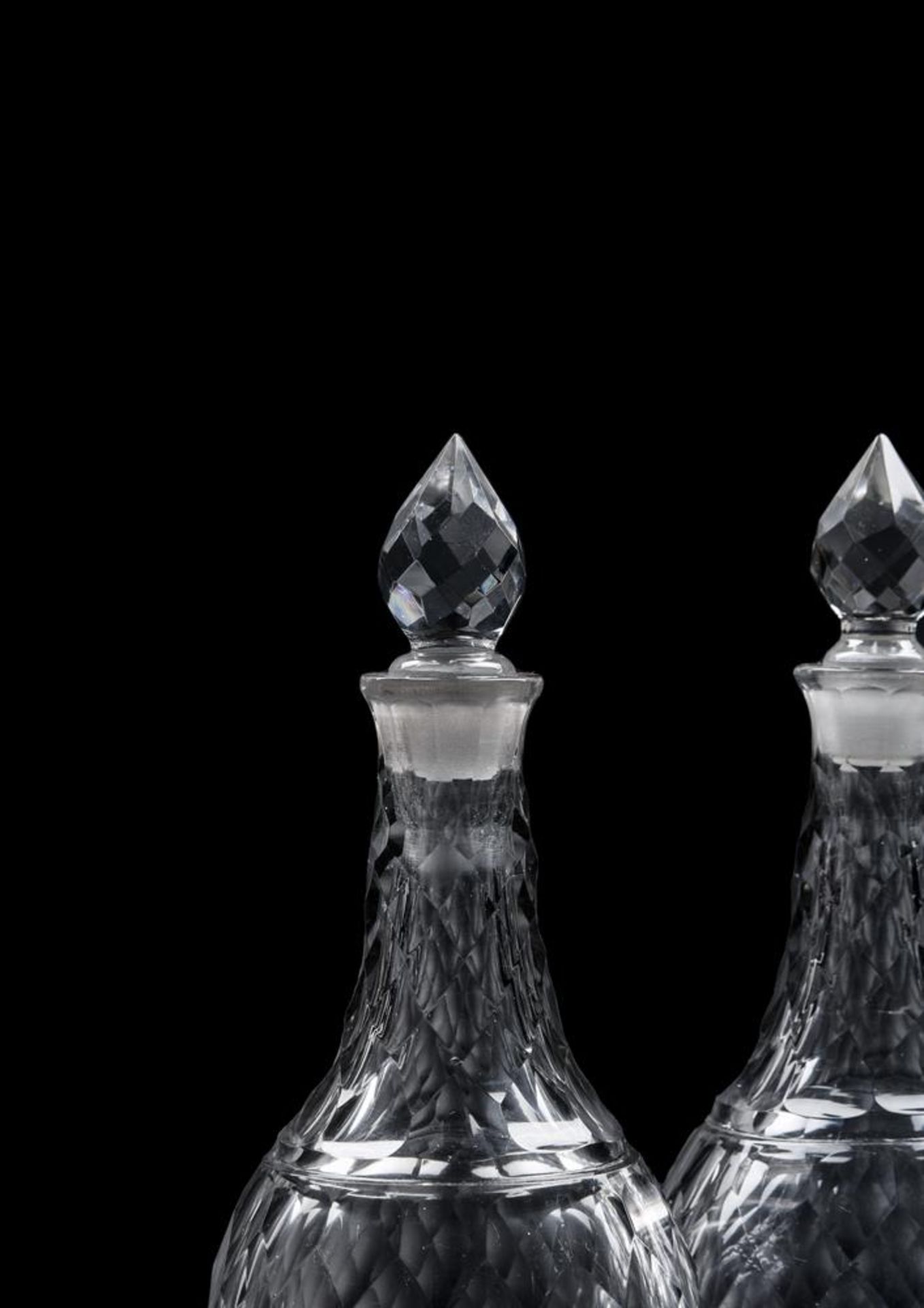 A PAIR OF CUT GLASS DECANTERS AND STOPPERS - Image 3 of 5