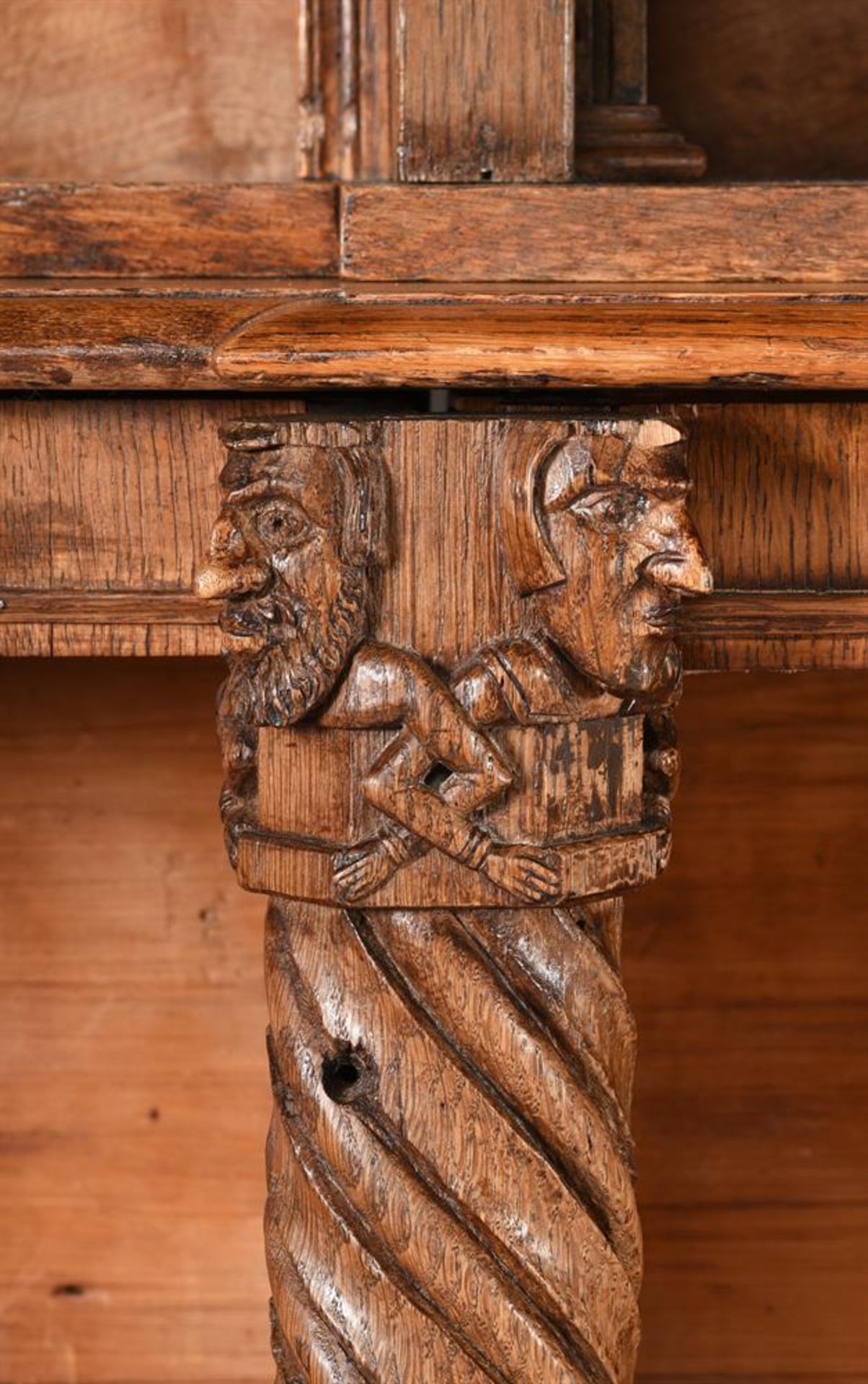 A VICTORIAN CARVED OAK LIBRARY BOOKCASE - Image 5 of 5