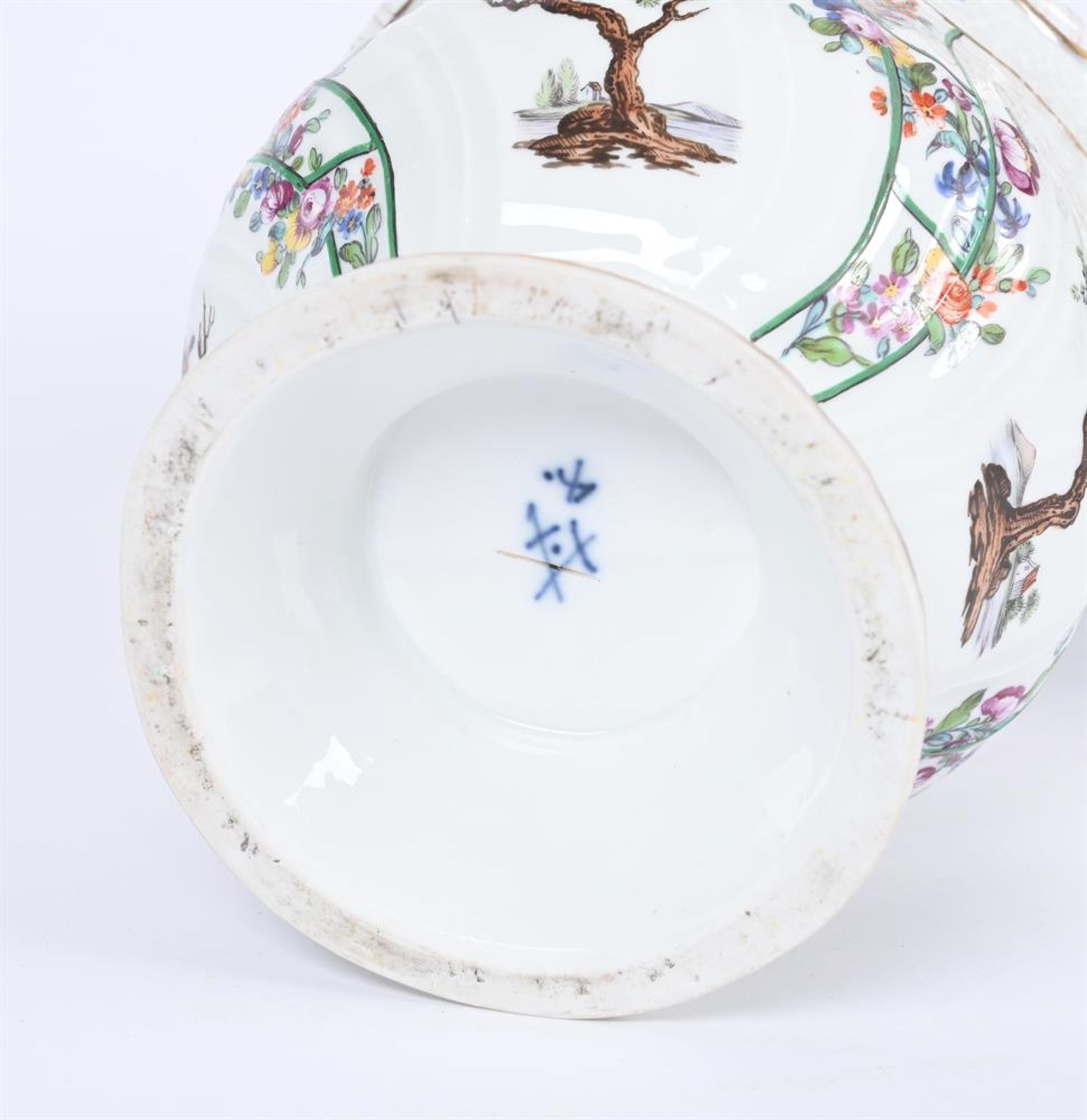 A PAIR OF MEISSEN (OUTSIDE DECORATED) SEAUX A DEMI-BOUTEILLES - Image 3 of 3