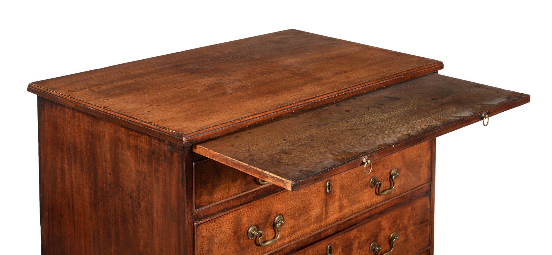 A GEORGE III MAHOGANY CHEST OF DRAWERS - Image 3 of 3