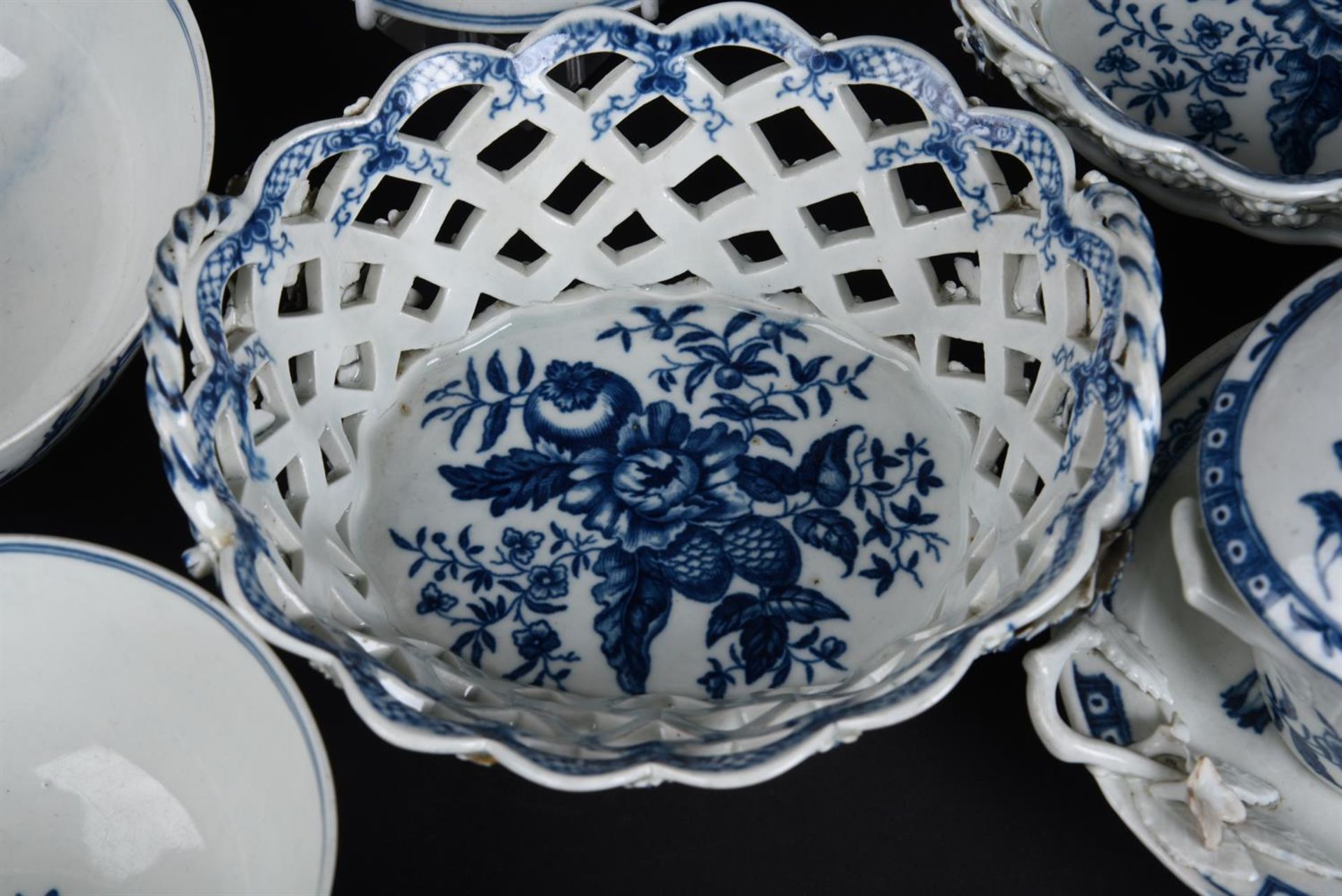 A SELECTION OF MOSTLY WORCESTER BLUE AND WHITE PRINTED PORCELAIN - Image 6 of 10