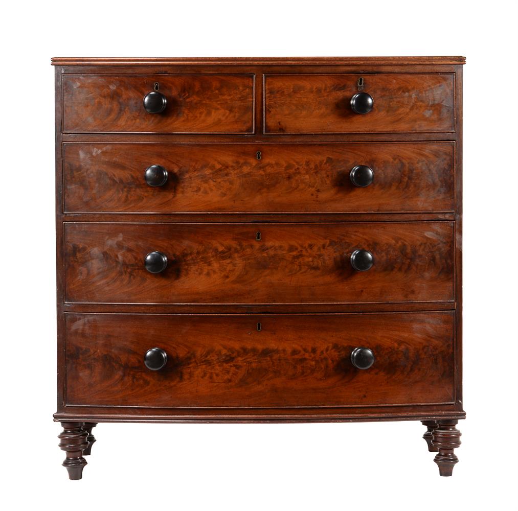 A REGENCY MAHOGANY BOWFRONT CHEST OF DRAWERS - Image 2 of 2