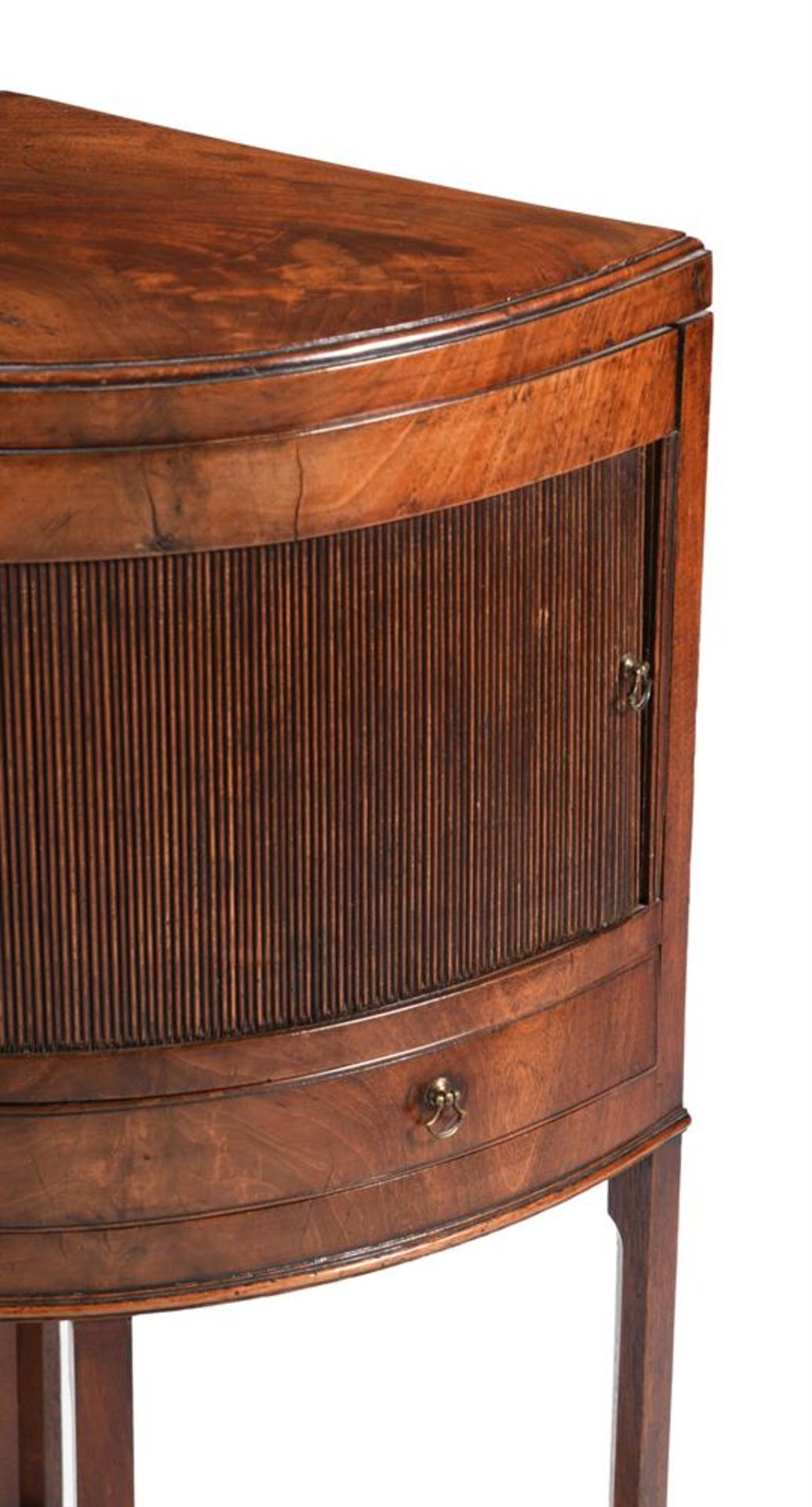 A GEORGE III MAHOGANY CORNER BEDSIDE TABLE OR WASHSTAND - Bild 2 aus 4