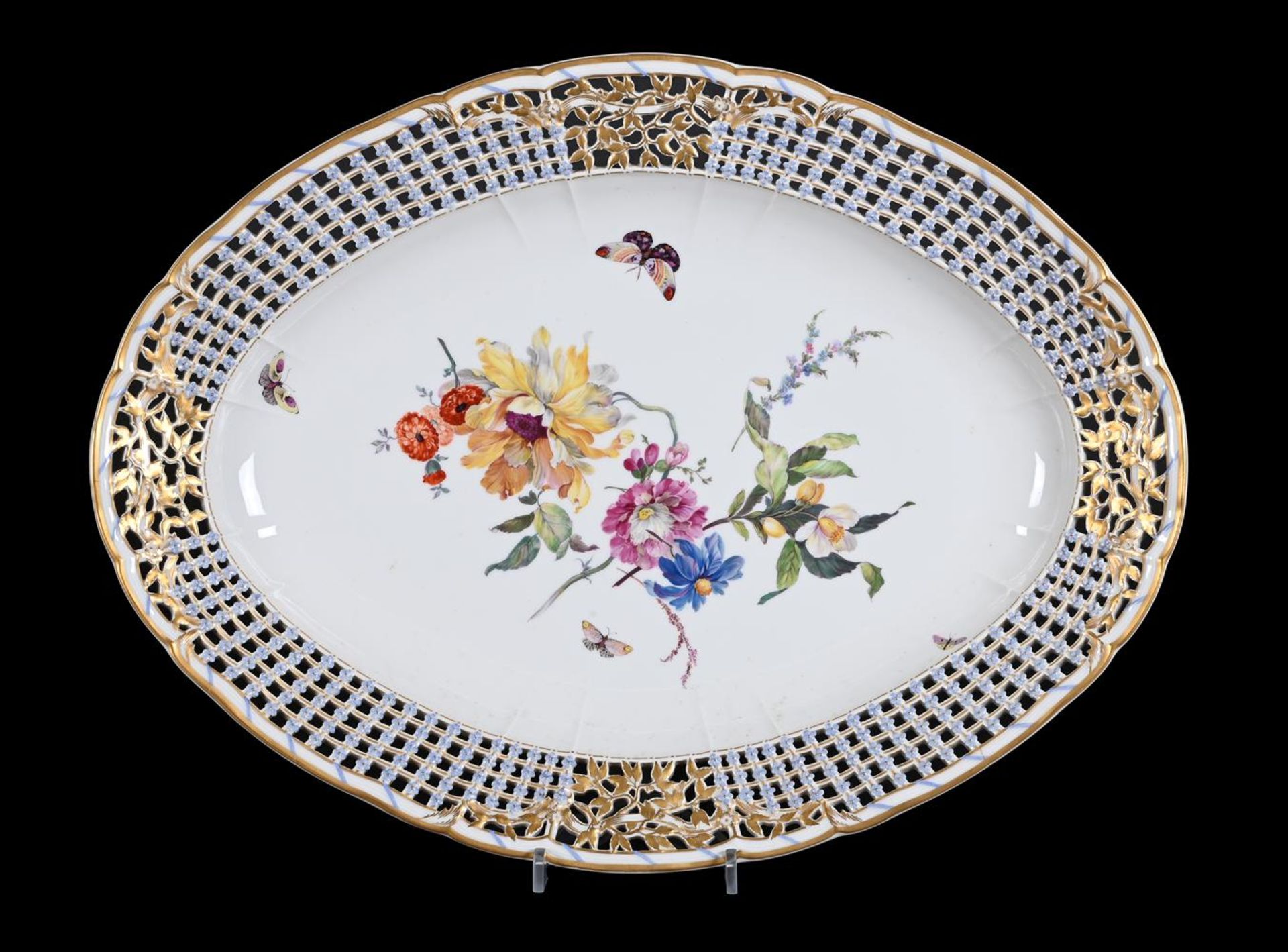 A BERLIN (K.P.M.) PIERCED OVAL SERVING DISH - Image 3 of 5