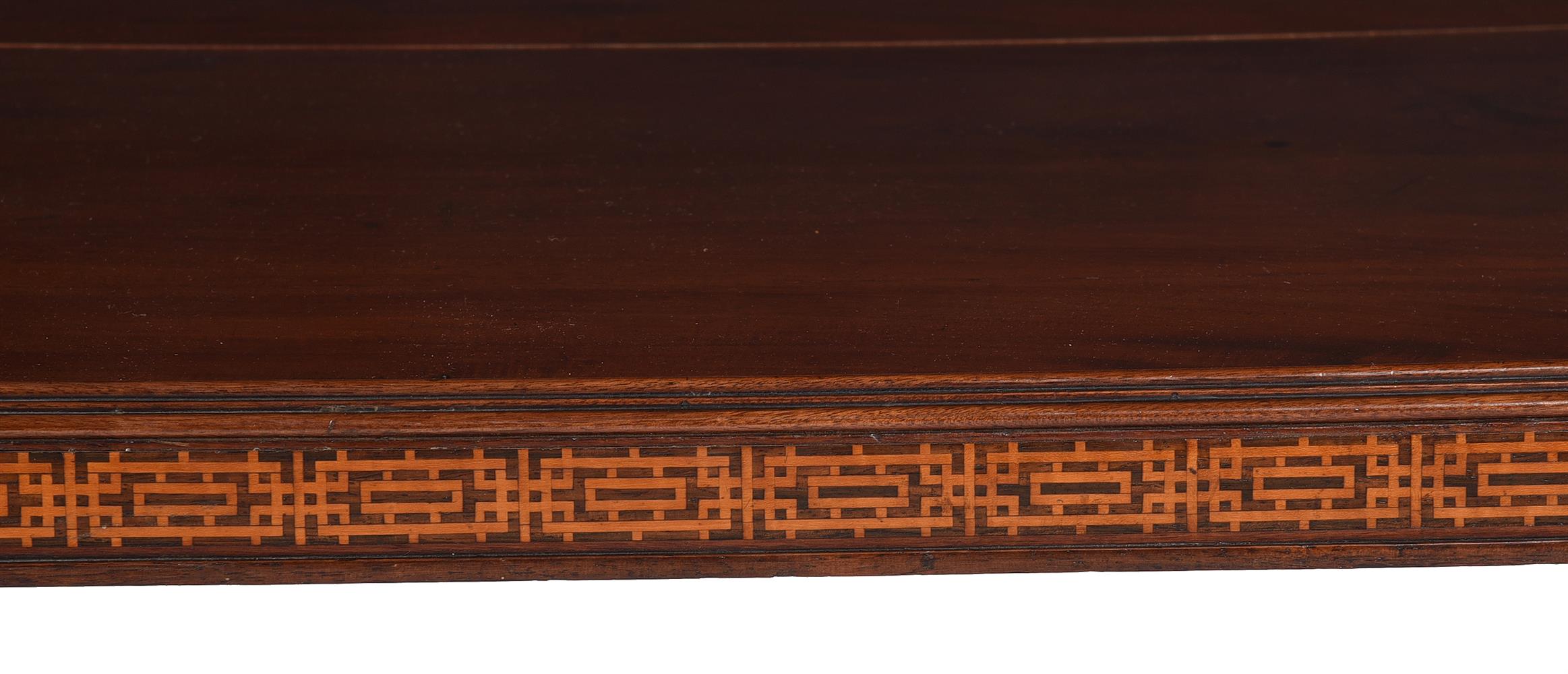 A MAHOGANY AND INLAID SILVER TABLE IN GEORGE III STYLE - Image 5 of 5