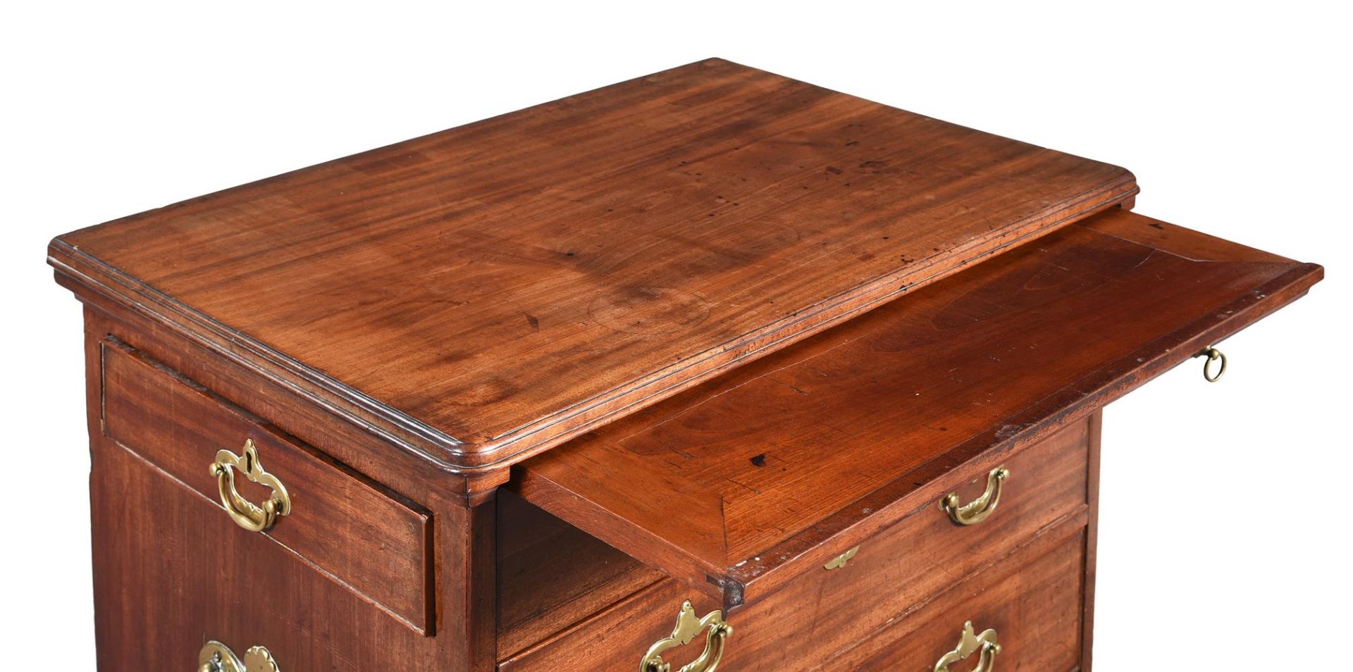 A GEORGE II MAHOGANY BACHELOR'S CHEST OF DRAWERS, CIRCA 1750 - Image 2 of 4