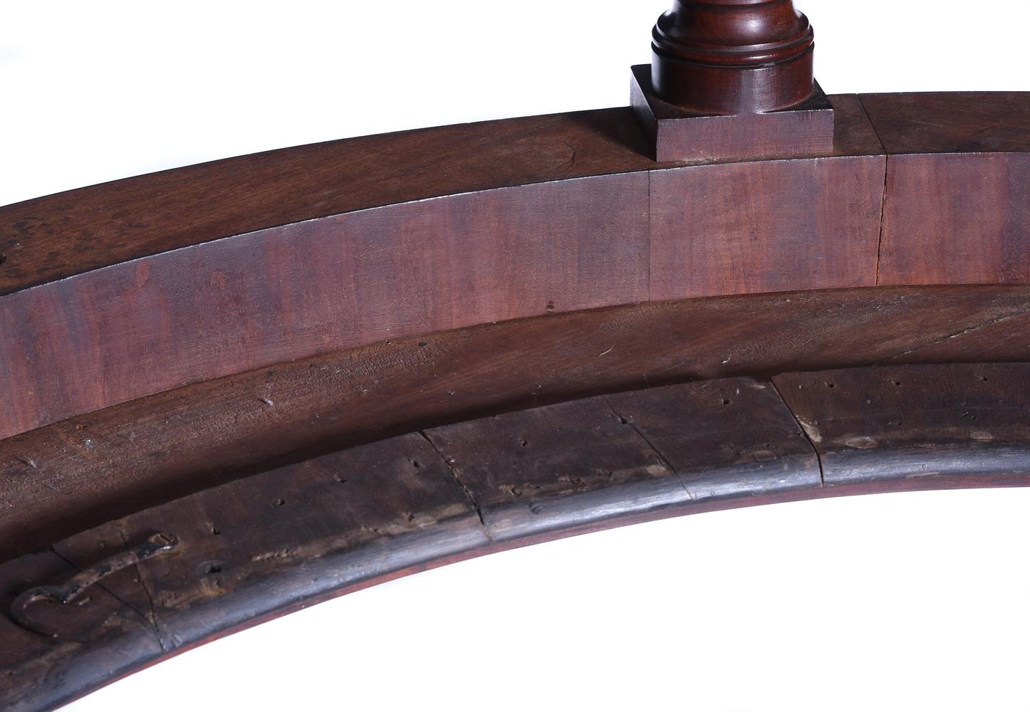 A REGENCY MAHOGANY HUNT TABLEIN THE MANNER OF GILLOWS, CIRCA 1820 - Image 4 of 4