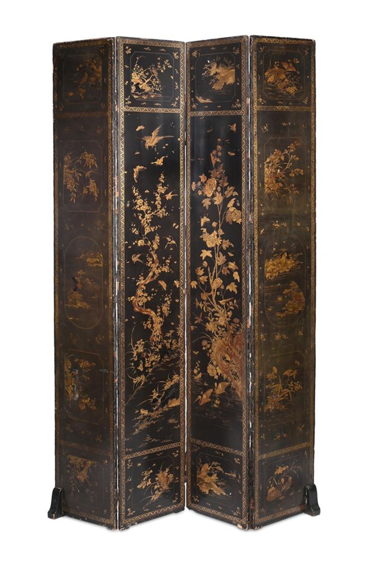 A CHINESE EXPORT BLACK LACQUER AND GILT DECORATED FOUR-FOLD SCREEN, 18TH OR 19TH CENTURY - Bild 2 aus 3