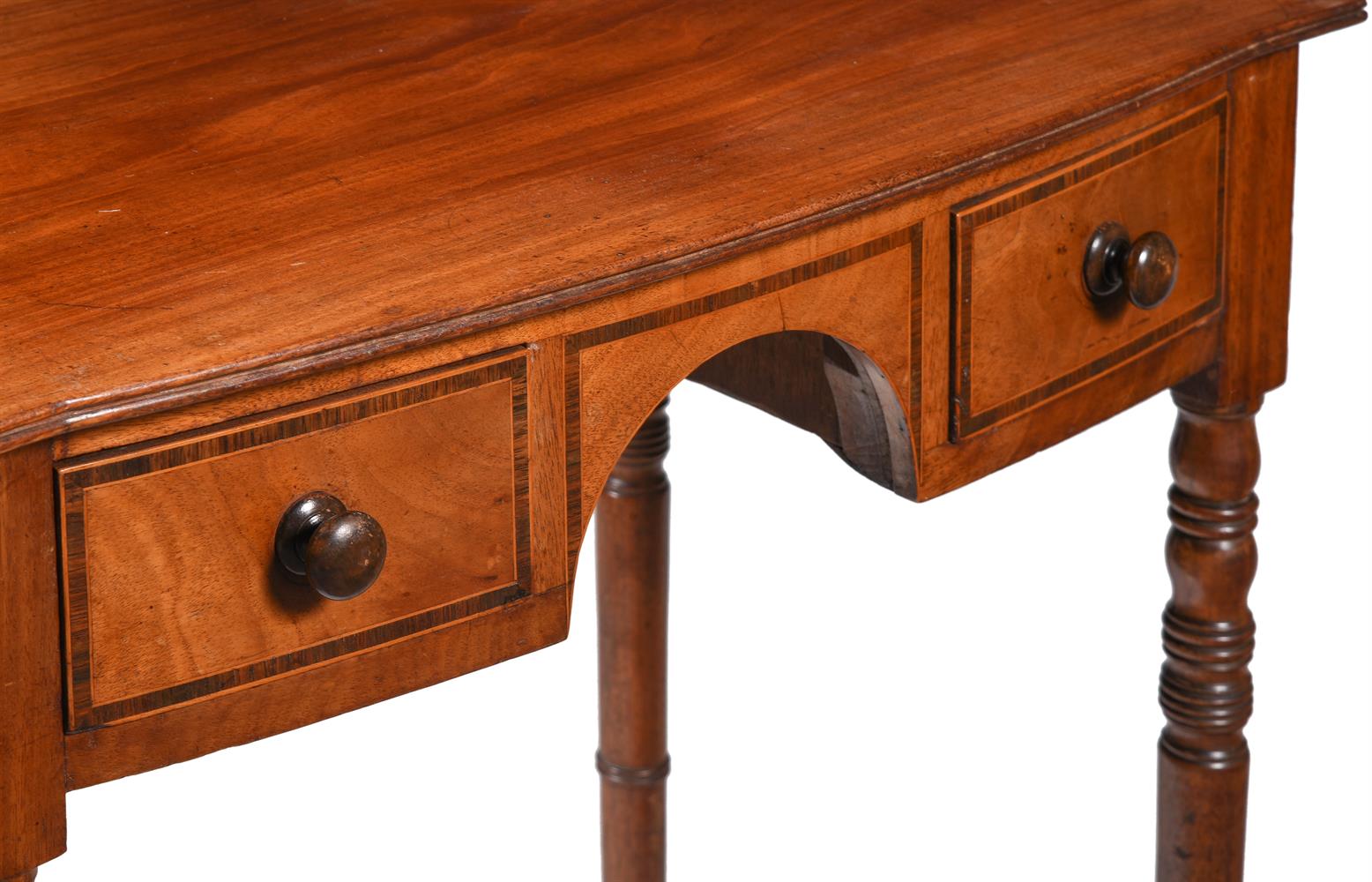 Y A GEORGE III MAHOGANY AND ROSEWOOD CROSSBANDED BOWFRONT SIDE TABLE, CIRCA 1790 - Image 3 of 4