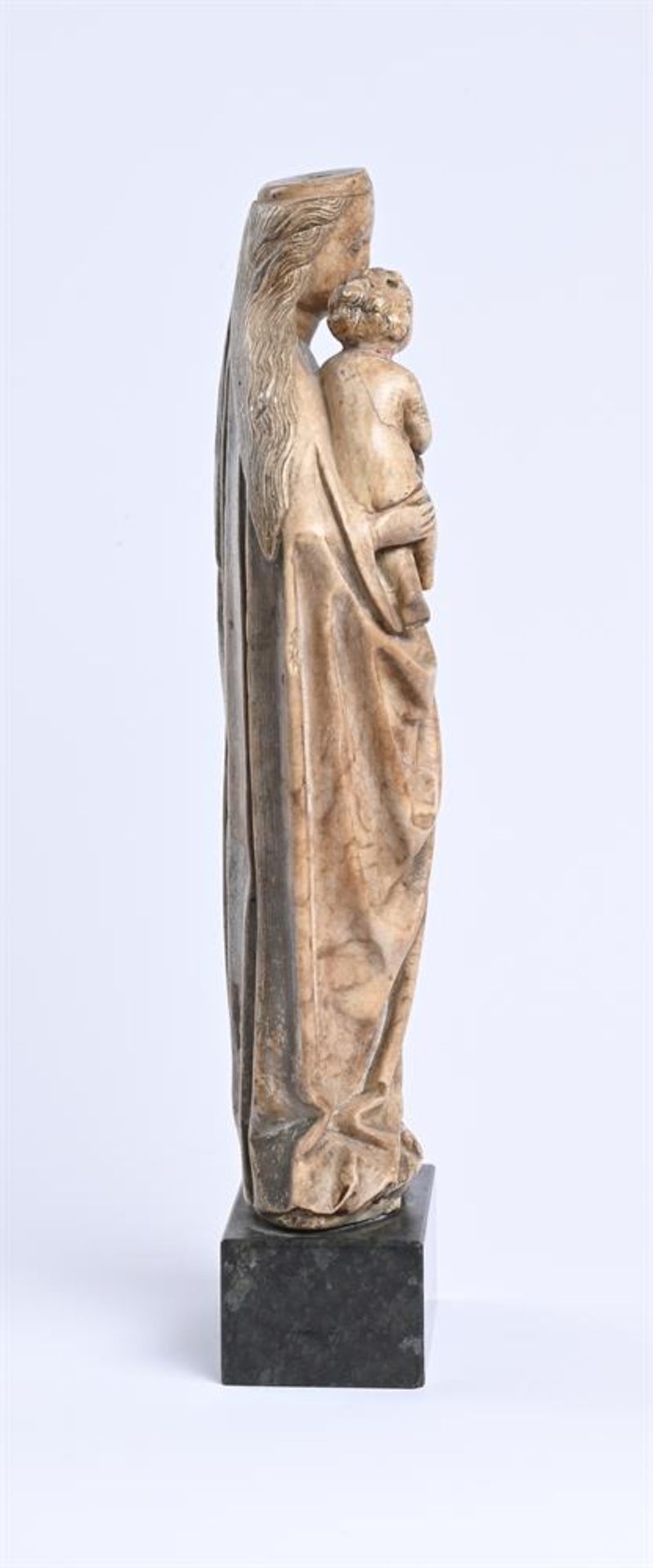 A GOTHIC CARVED ALABASTER FIGURE OF THE VIRGIN AND CHILD, 14TH CENTURY - Image 7 of 9