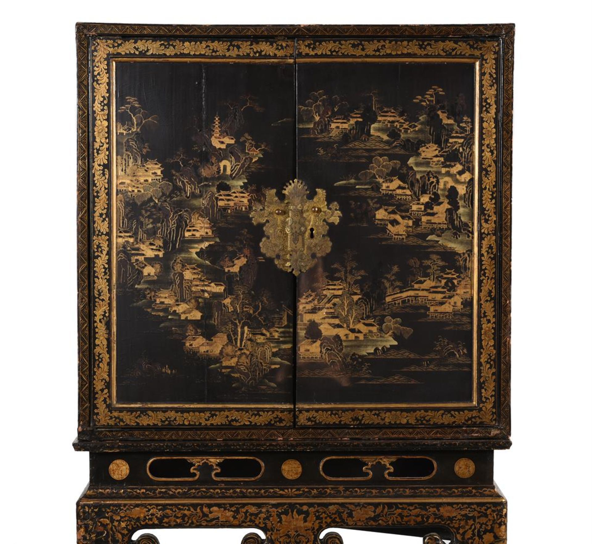 A CHINESE EXPORT LACQUER CABINET ON STAND, LATE 18TH OR EARLY 19TH CENTURY - Bild 2 aus 15