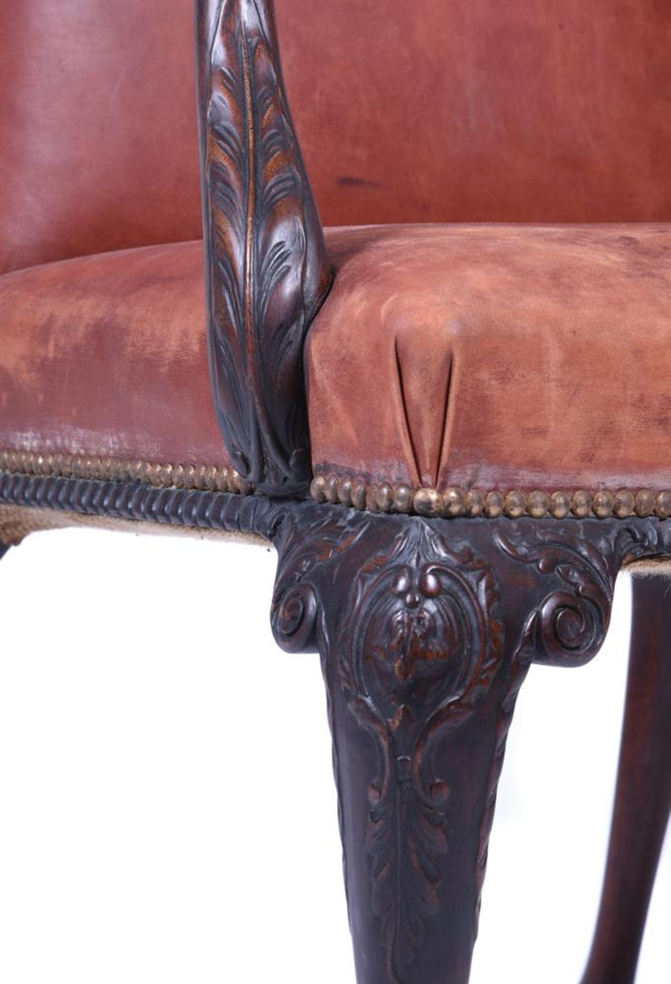 A PAIR OF CARVED MAHOGANY AND LEATHER UPHOLSTERED ARMCHAIRS, IN GEORGE II STYLE, 20TH CENTURY - Image 5 of 5