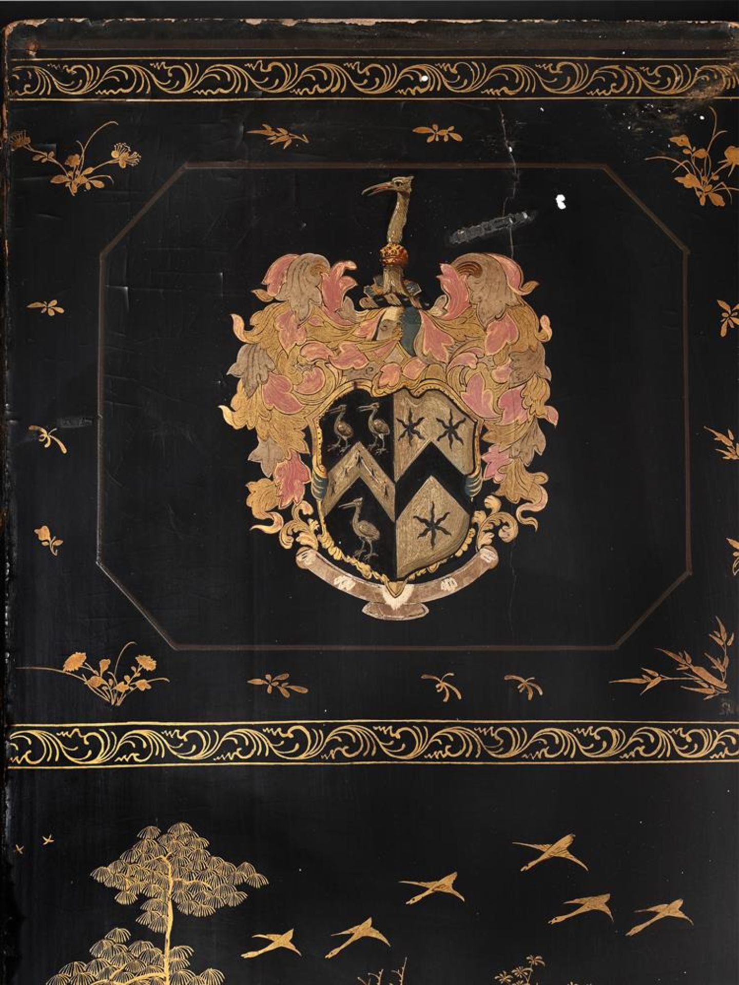 A CHINESE EXPORT BLACK LACQUER AND GILT DECORATED FOUR-FOLD SCREEN, 18TH OR 19TH CENTURY - Bild 3 aus 3