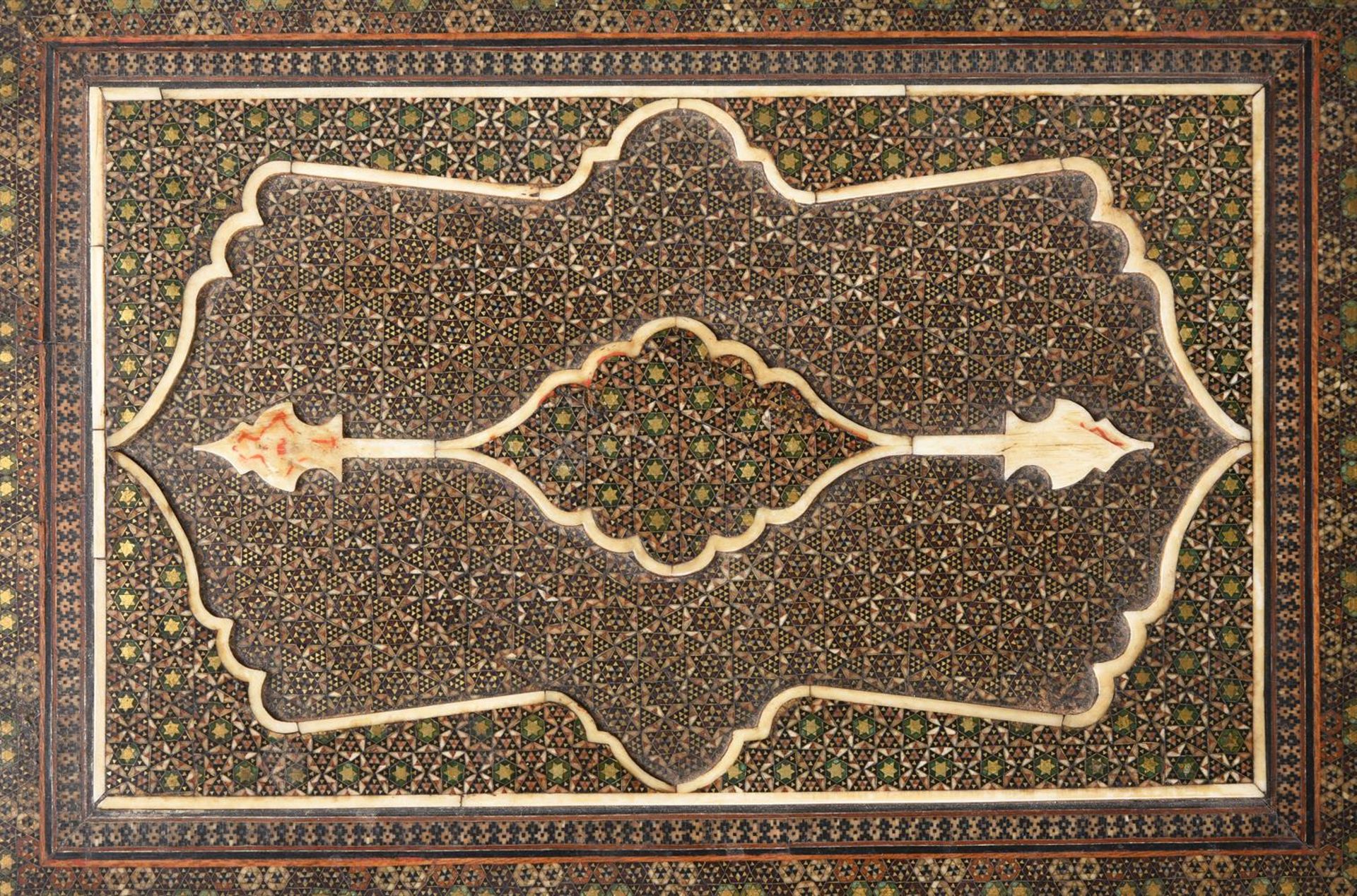 Y A QAJAR KHATAMKARI BOX, PERSIAN, 19TH CENTURY - Image 4 of 7