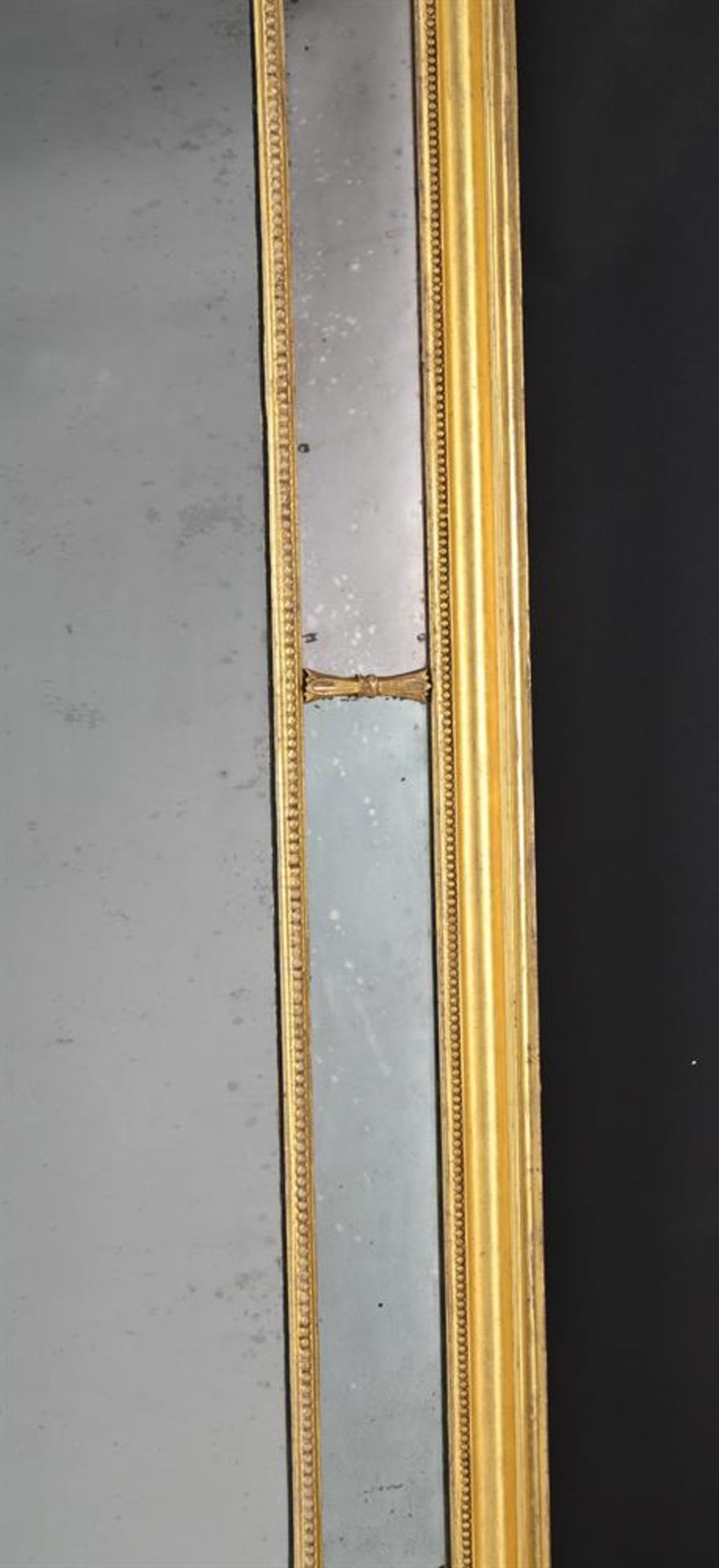 A GEORGE III GILTWOOD WALL MIRROR, CIRCA 1800 - Image 3 of 5