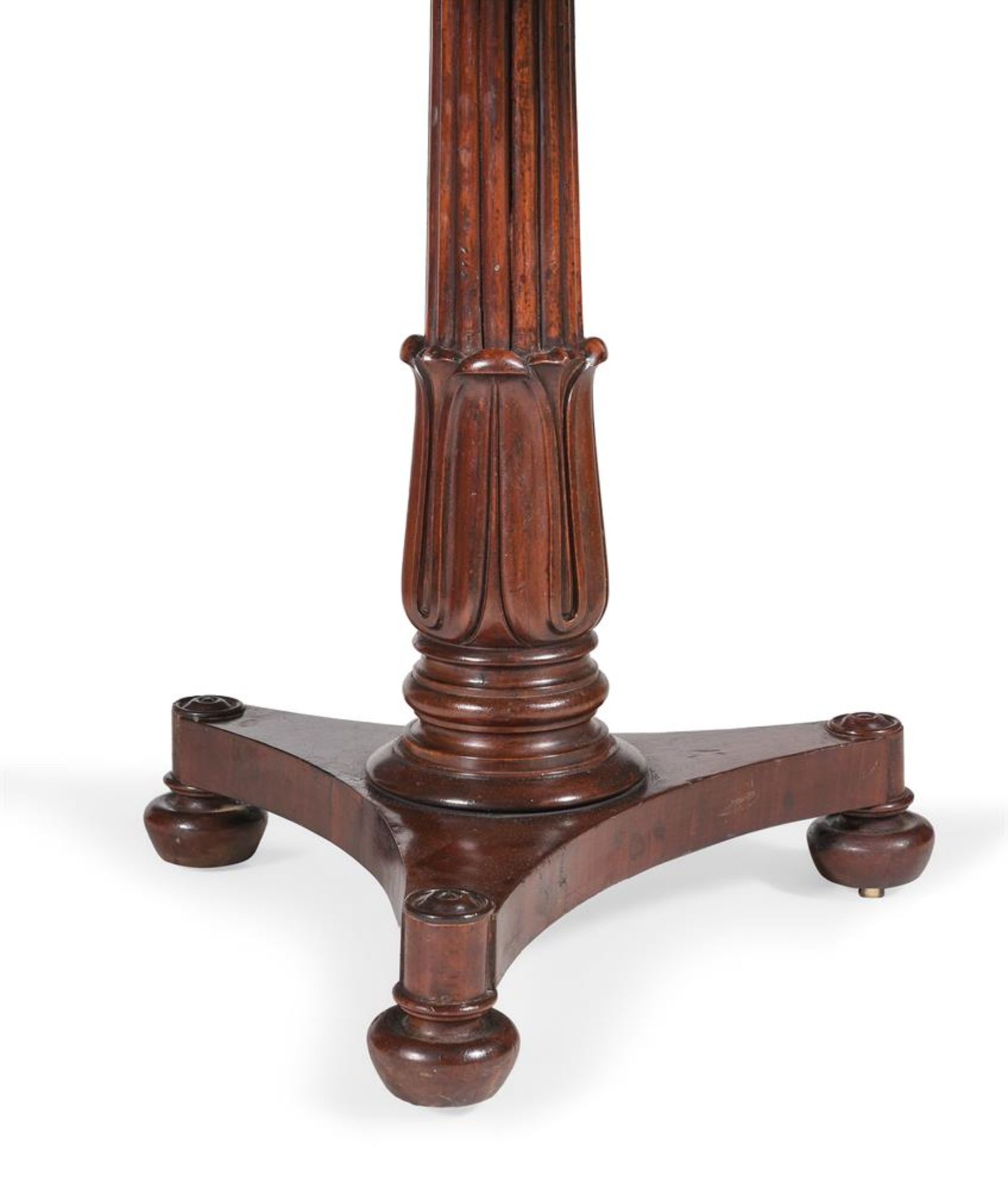 A GEORGE IV MAHOGANY CENTRE TABLE WITH SPECIMEN MARBLE TOP, IN THE MANNER OF GILLOWS - Bild 3 aus 3