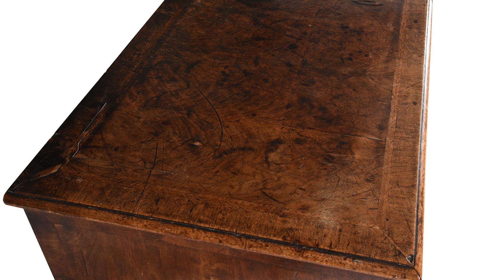 A GEORGE I WALNUT CHEST ON STAND, CIRCA 1720 - Bild 5 aus 5