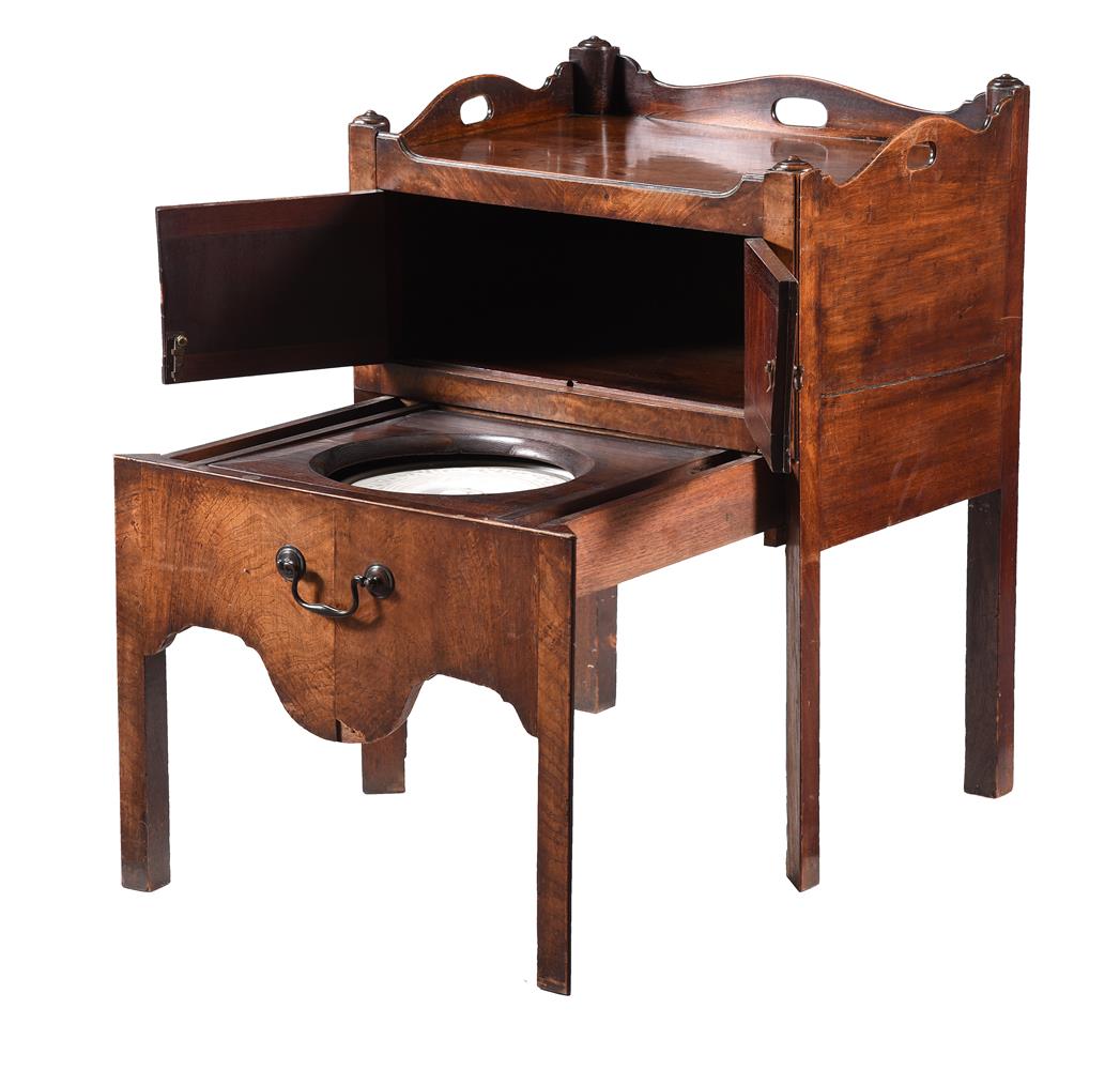 A GEORGE III MAHOGANY BEDSIDE COMMODE, CIRCA 1780 - Image 3 of 4