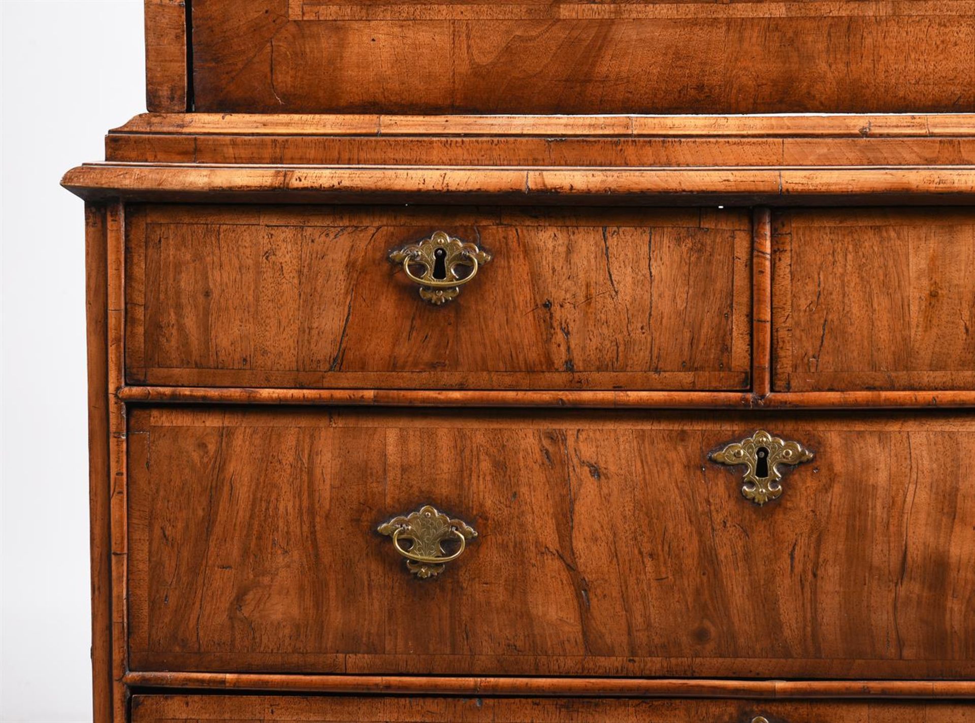 A QUEEN ANNE WALNUT AND FEATHER-BANDED ESCRITOIRE, CIRCA 1710 - Image 4 of 4