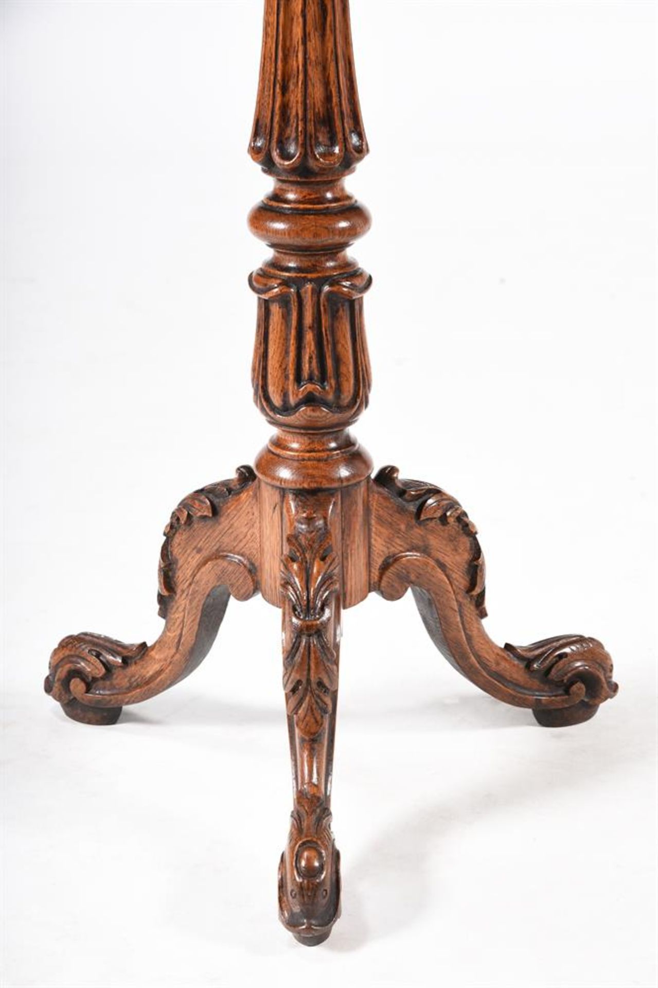 A WILLIAM IV OAK TRIPOD TABLE, IN THE MANNER OF GILLOWS, CIRCA 1830 - Image 4 of 4