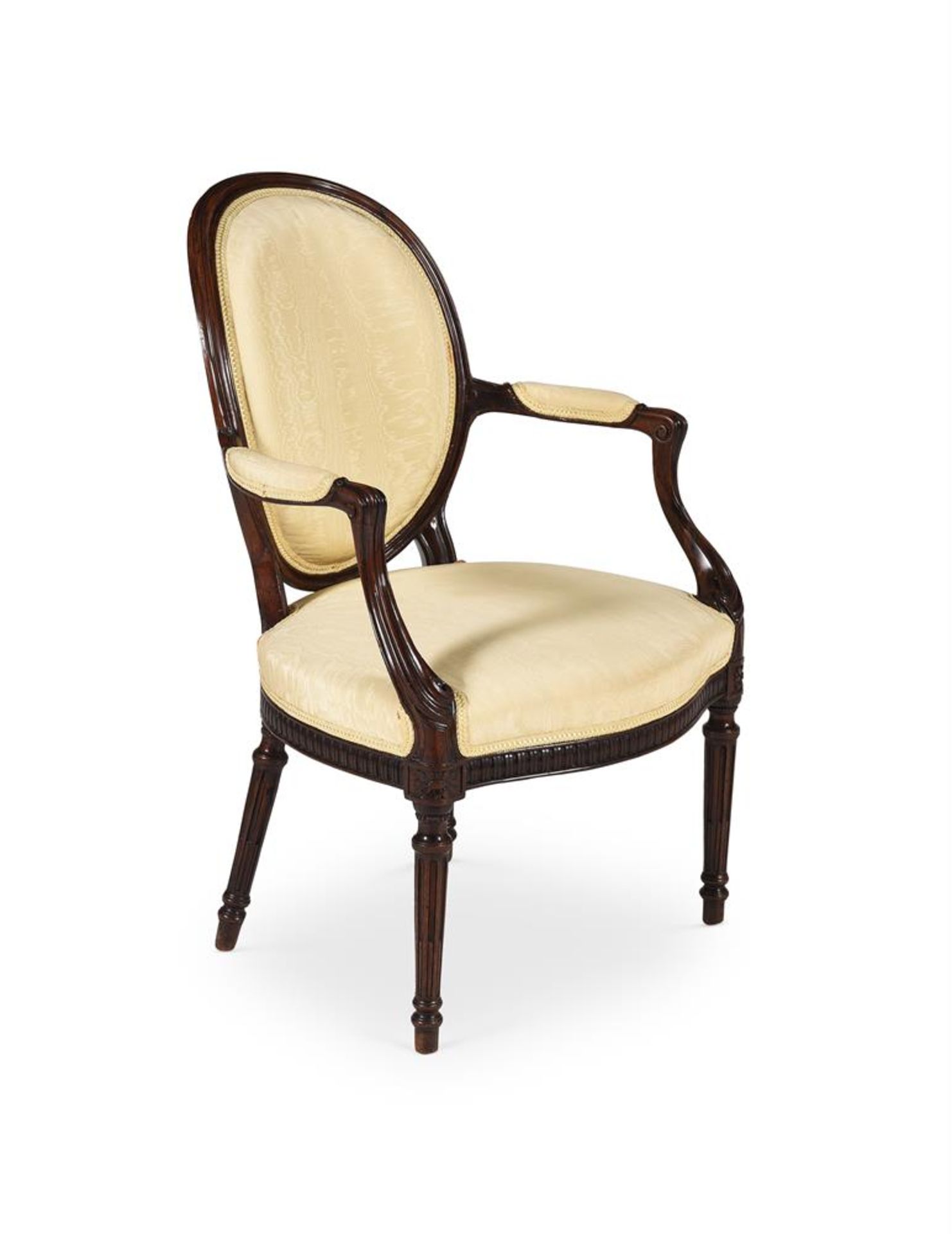 A GEORGE III MAHOGANY ARMCHAIR, IN THE MANNER OF GEORGE HEPPLEWHITE, CIRCA 1780 - Bild 2 aus 4