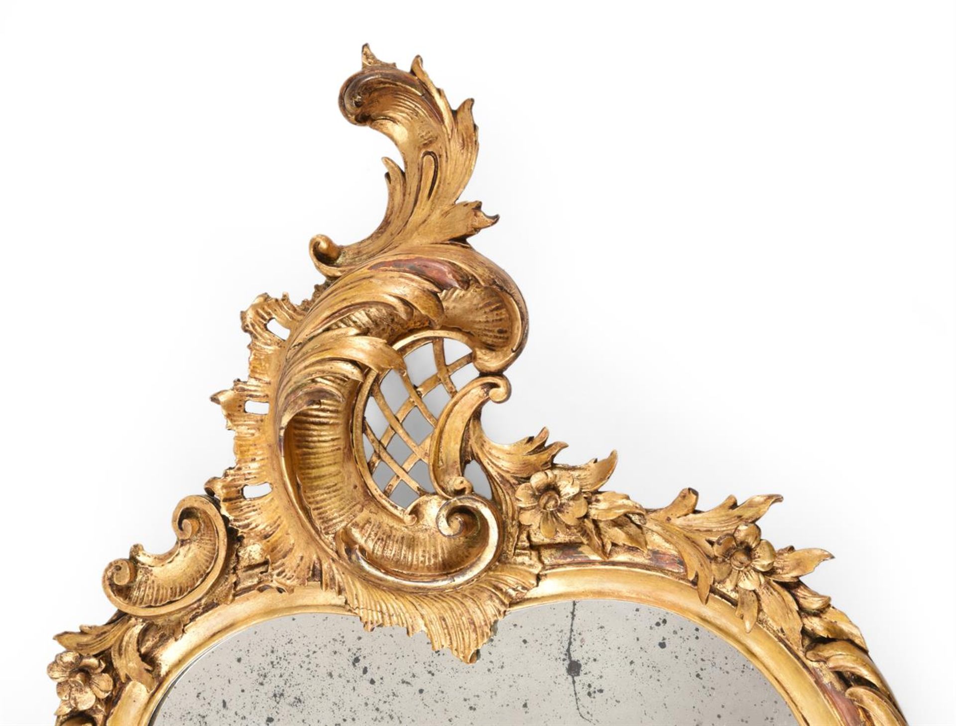 A FRENCH CARVED GILTWOOD MIRROR, IN LOUIS XV STYLE, 19TH CENTURY - Bild 2 aus 4