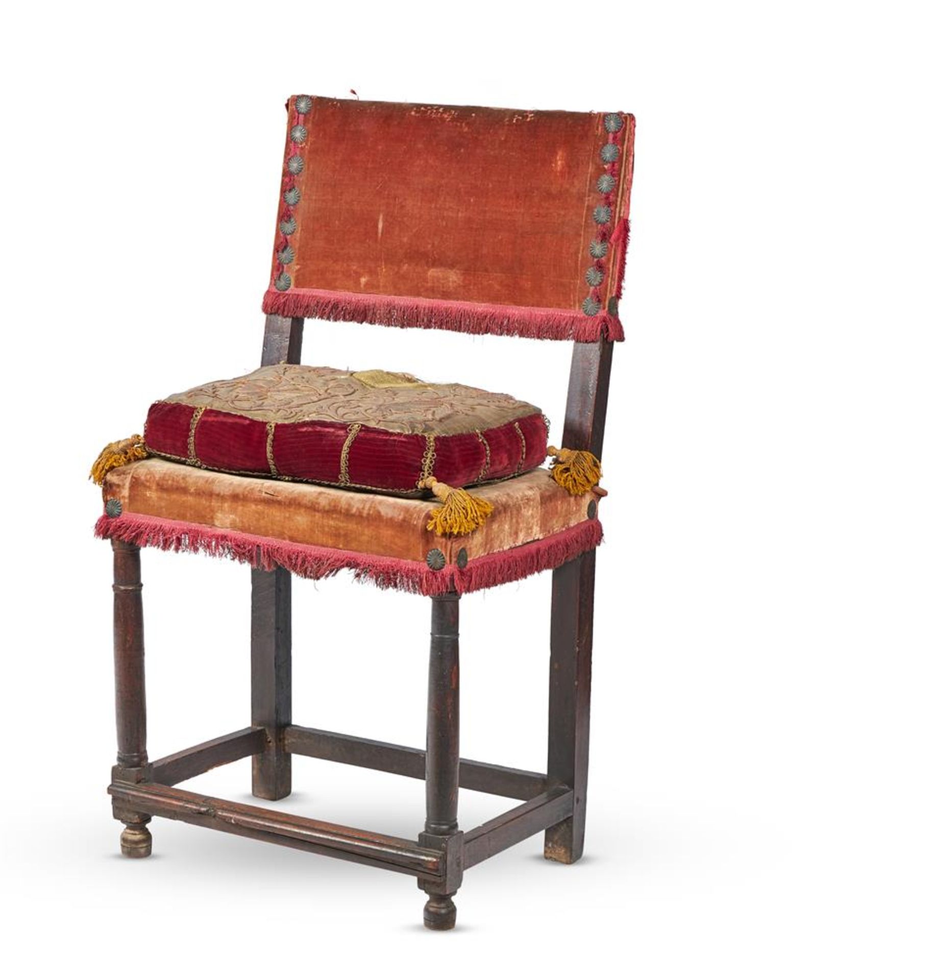A PAIR OF ITALIAN WALNUT AND PARCEL GILT ARMCHAIRS, EARLY 18TH CENTURY - Image 3 of 3